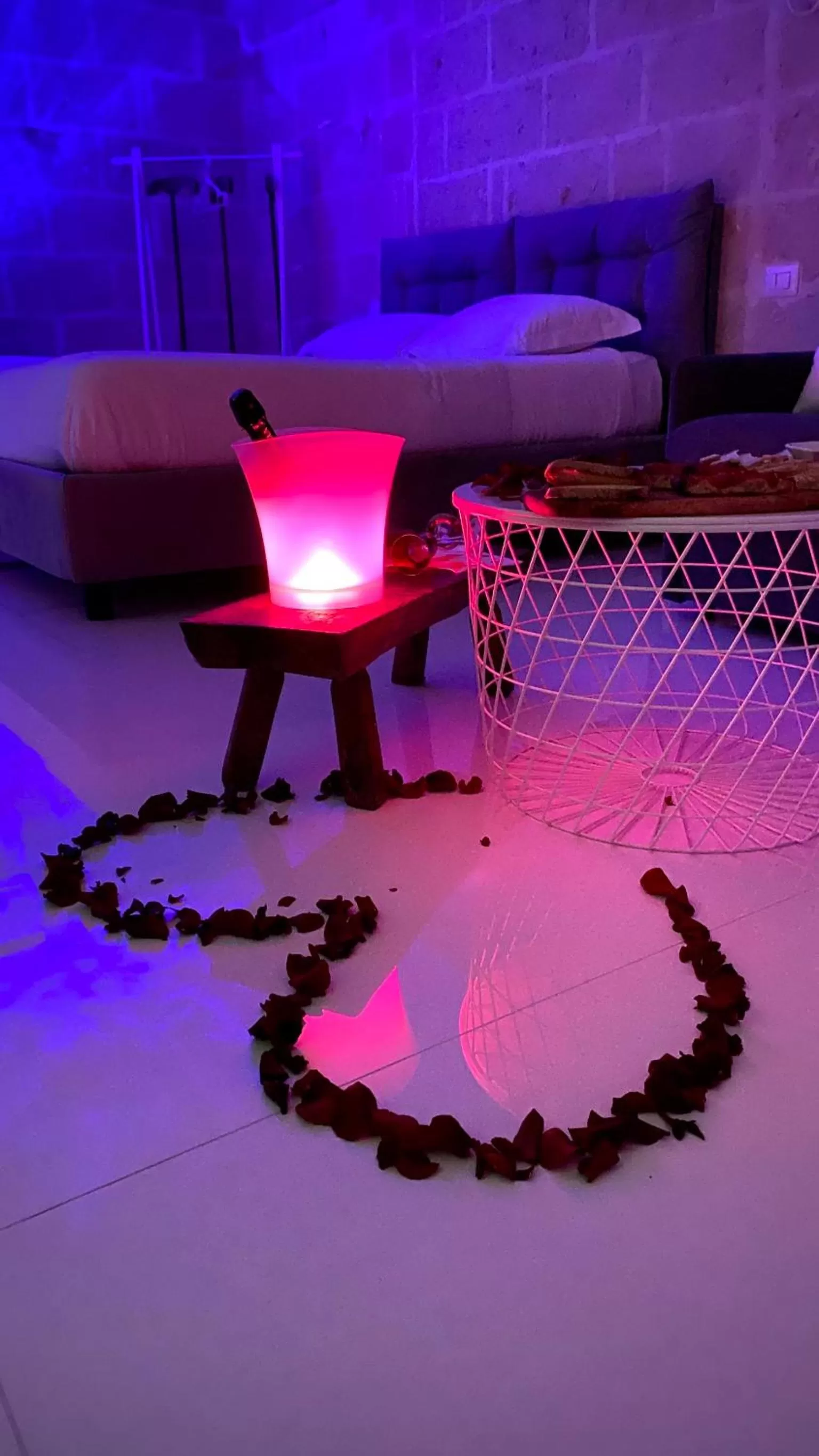 Hot Tub, Bed in Recinto antico Sweet Rooms