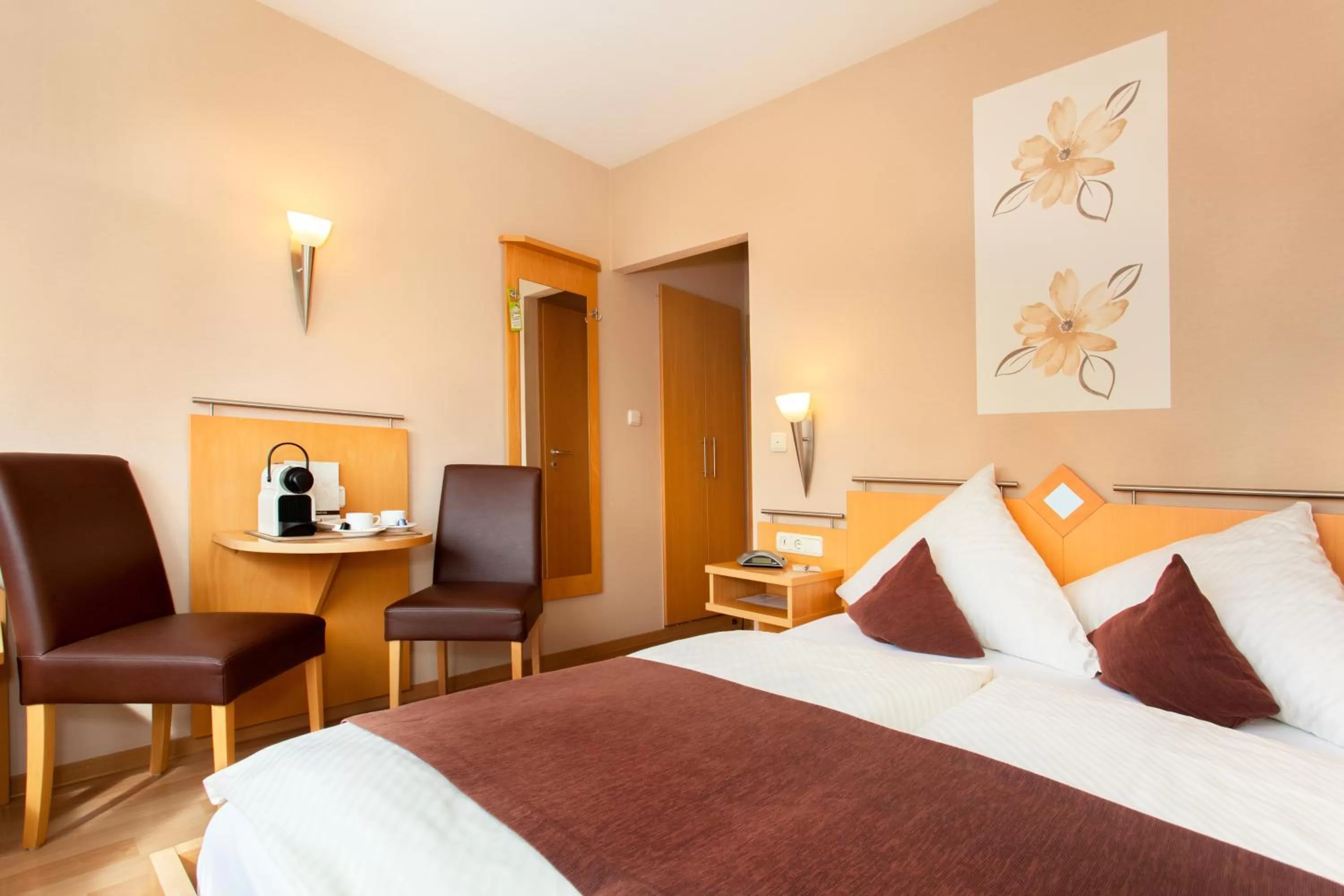 Photo of the whole room, Bed in Moselhaus Weiskopf