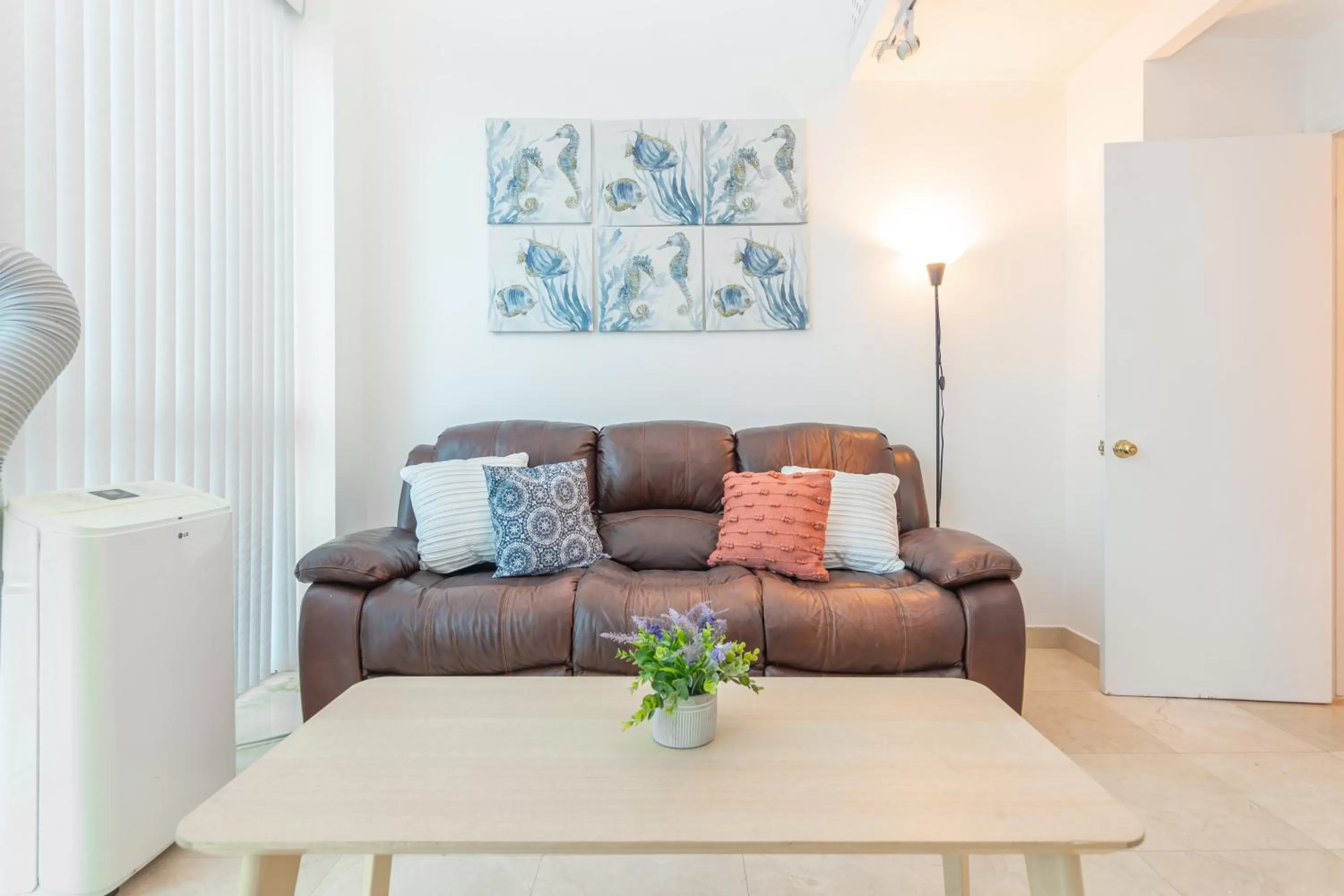 TV and multimedia, Seating Area in Girasole Rentals