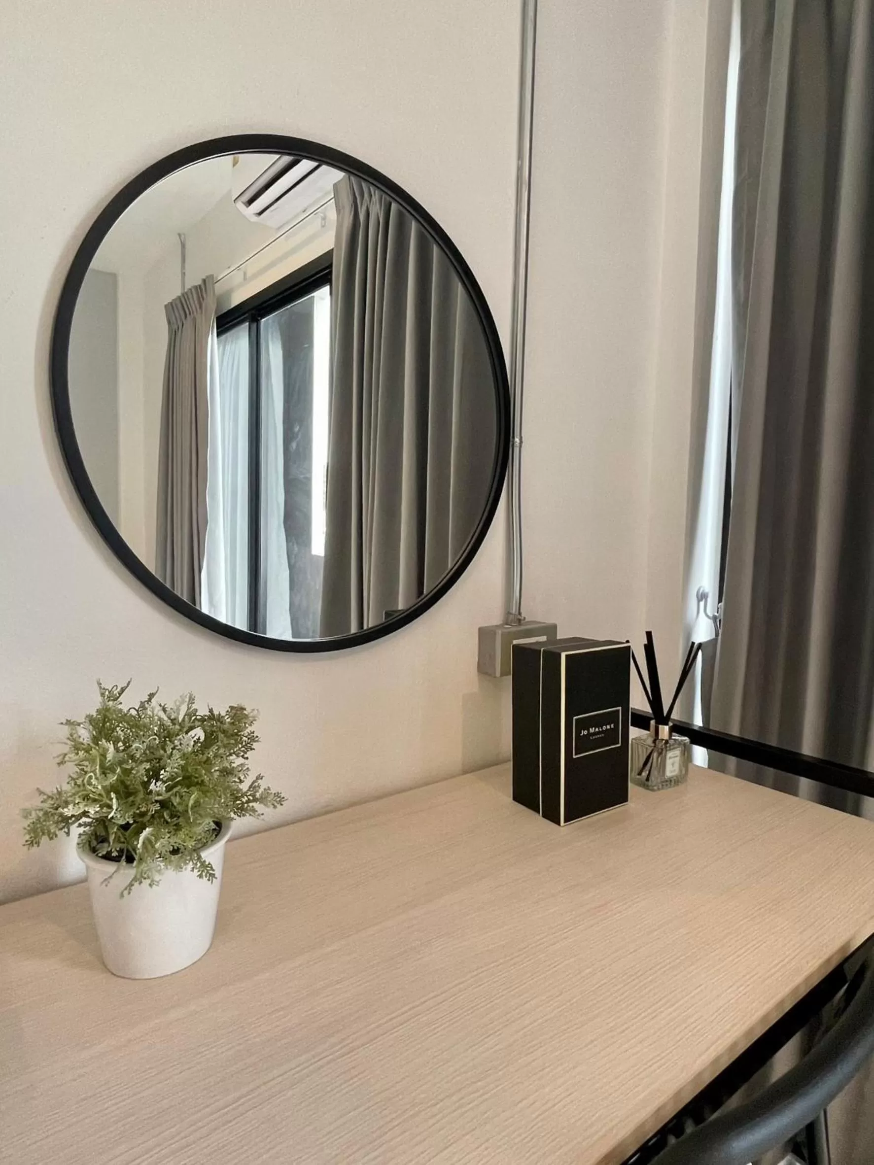 Standard Twin Room in Luka House