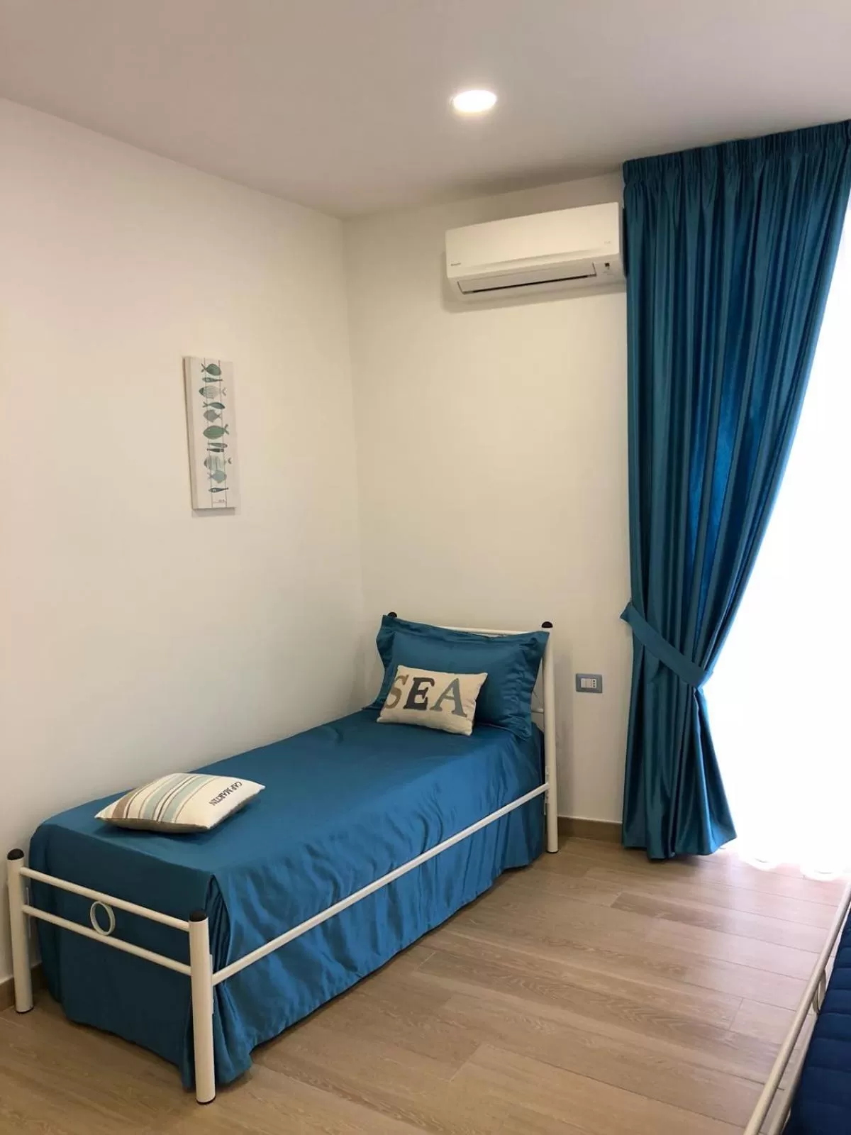 Property building, Bed in Antica Capri