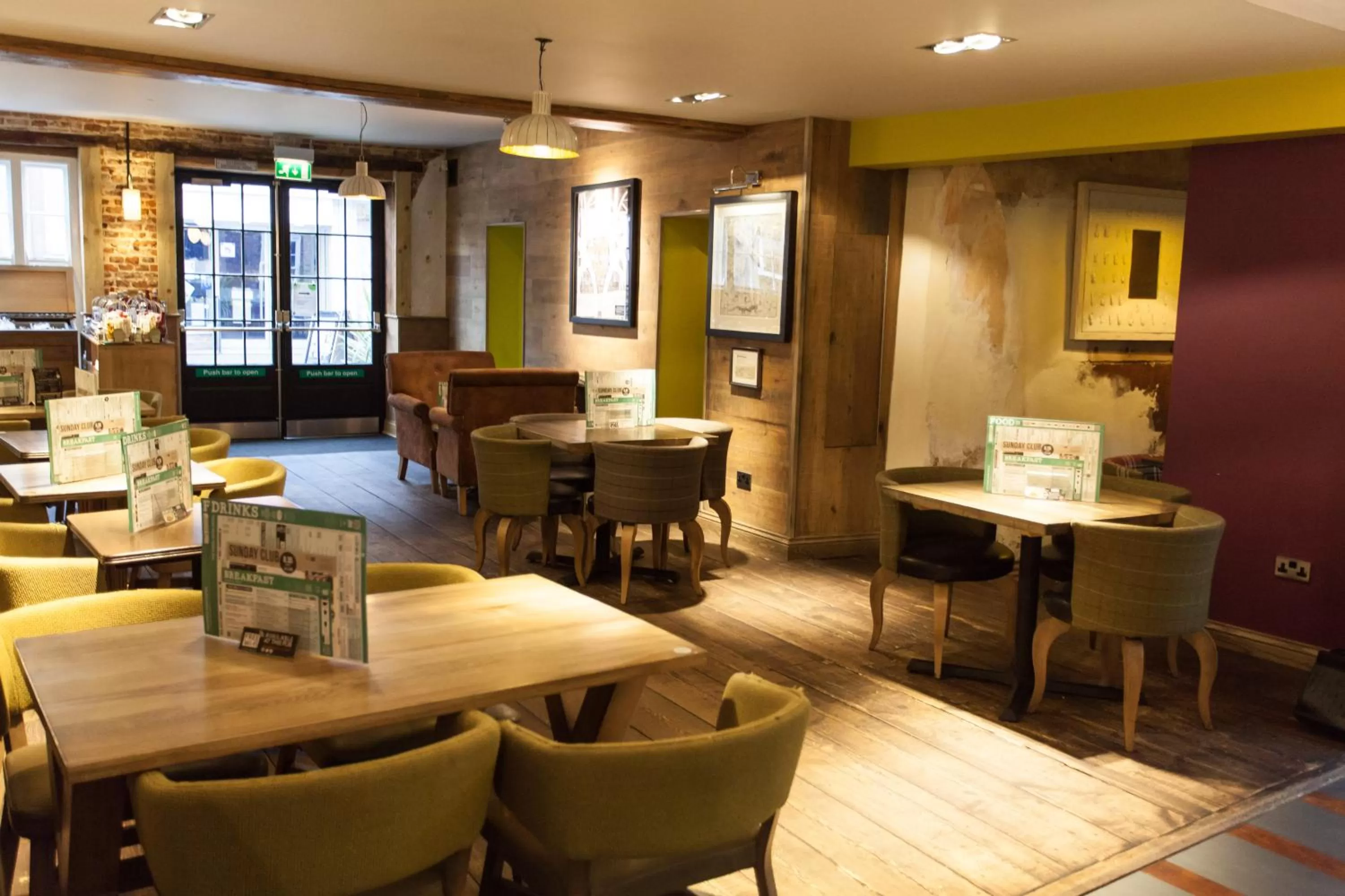 Restaurant/Places to Eat in The King's Head Hotel Wetherspoon