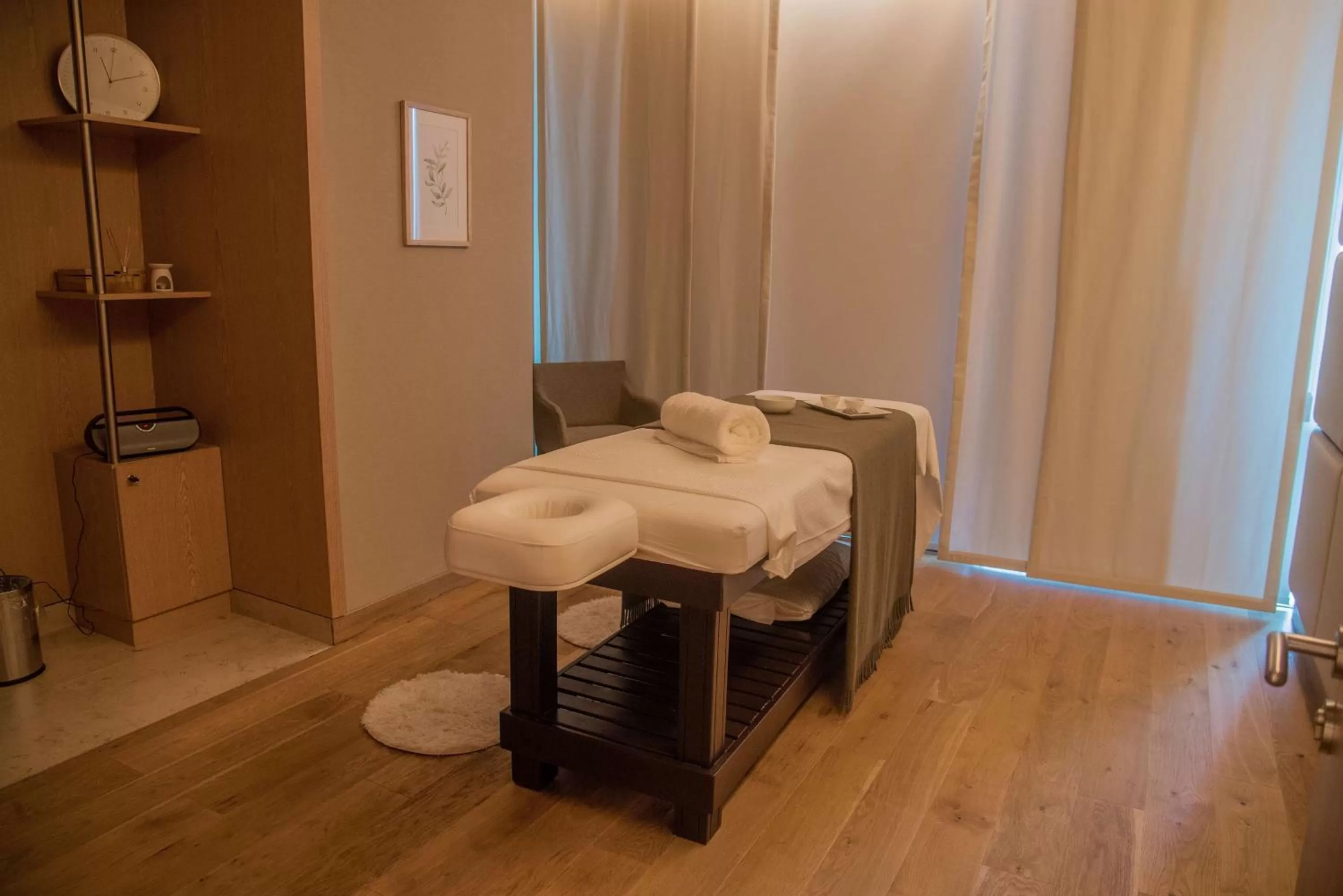 Sports, Bed in Hilton Pilar