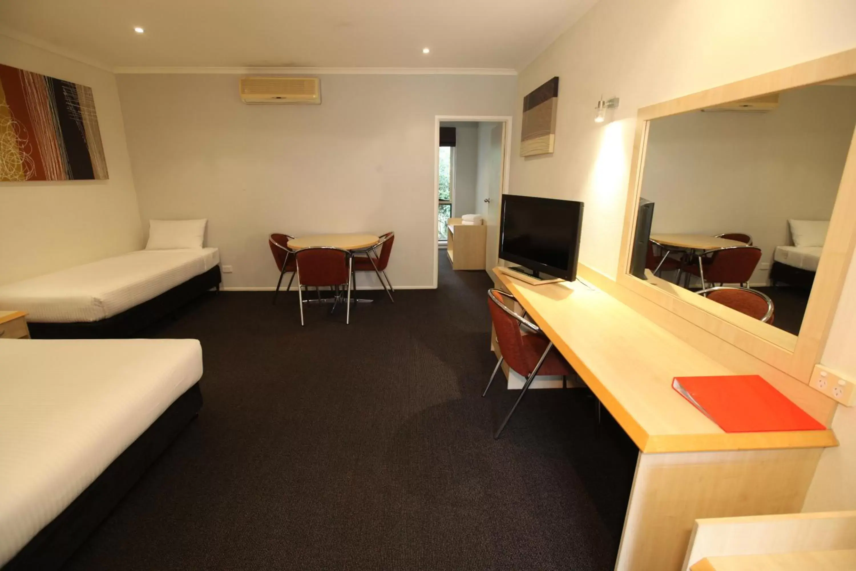 Family Suite in Red Bridge Motor Inn Family Suite in Red Bridge Motor Inn