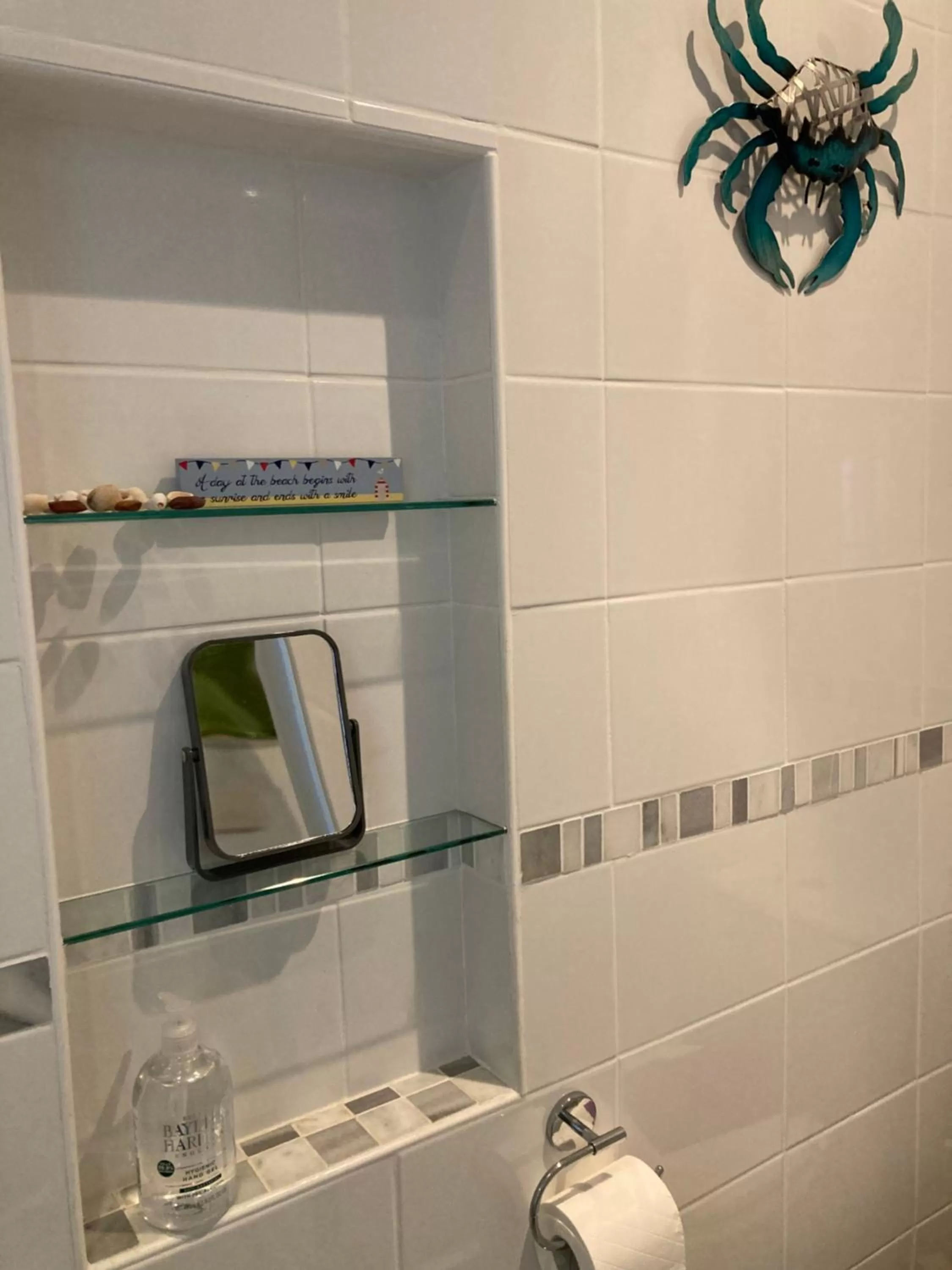 Shower in Hillcrest Bed & Breakfast