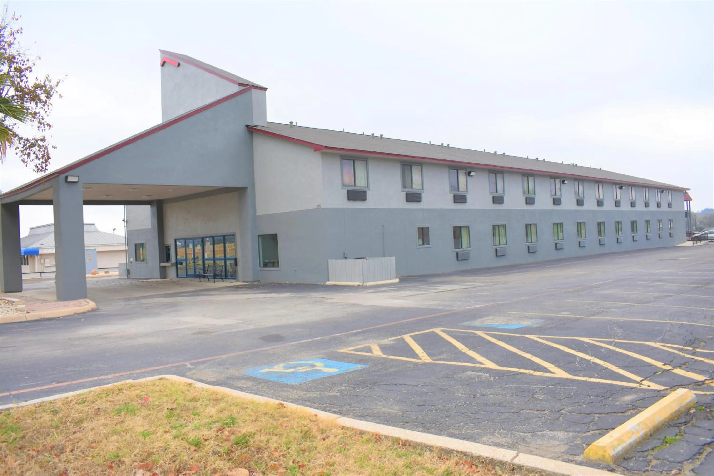 Property building in Super 8 by Wyndham New Braunfels I-35