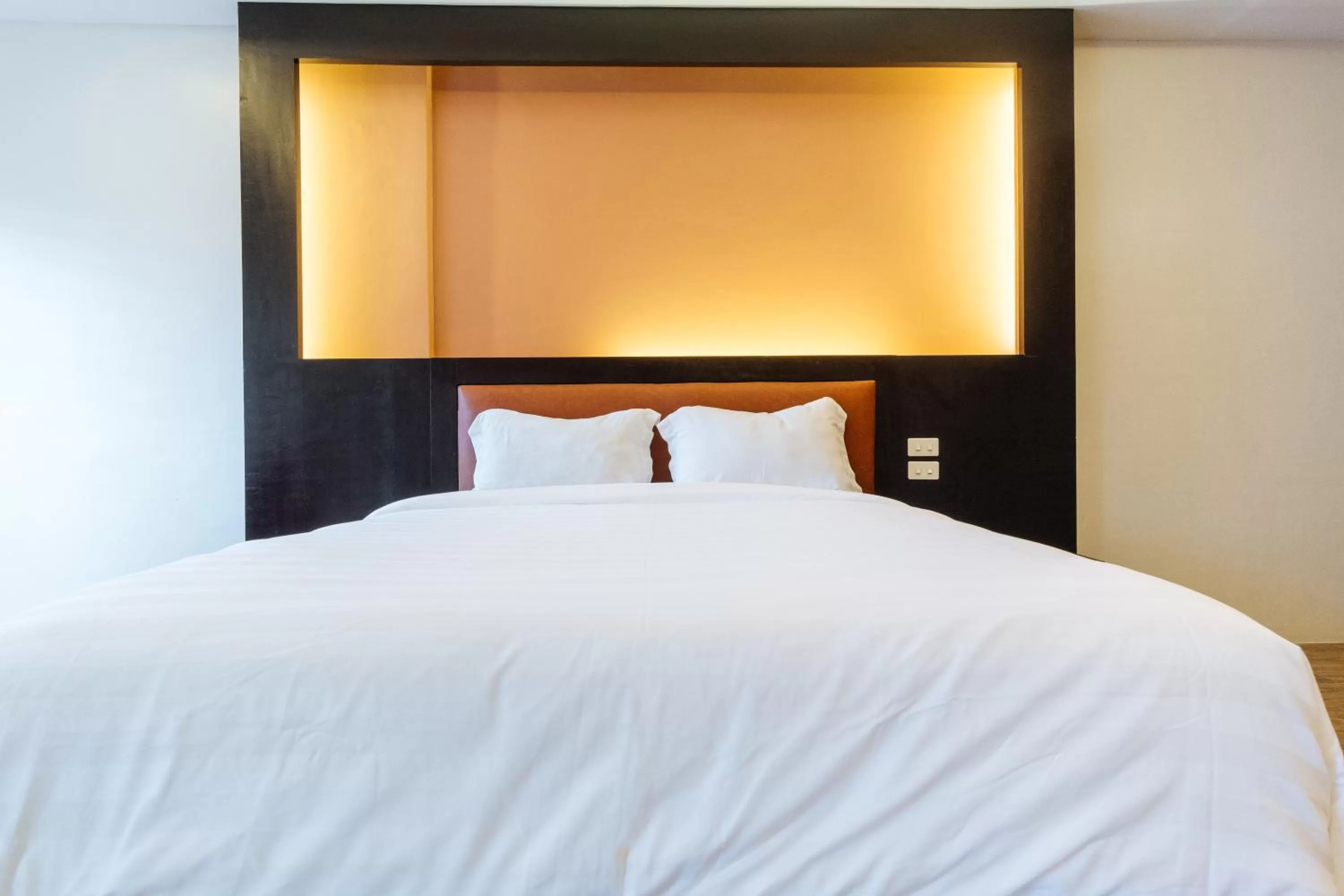 Bed in Northpointe Residences