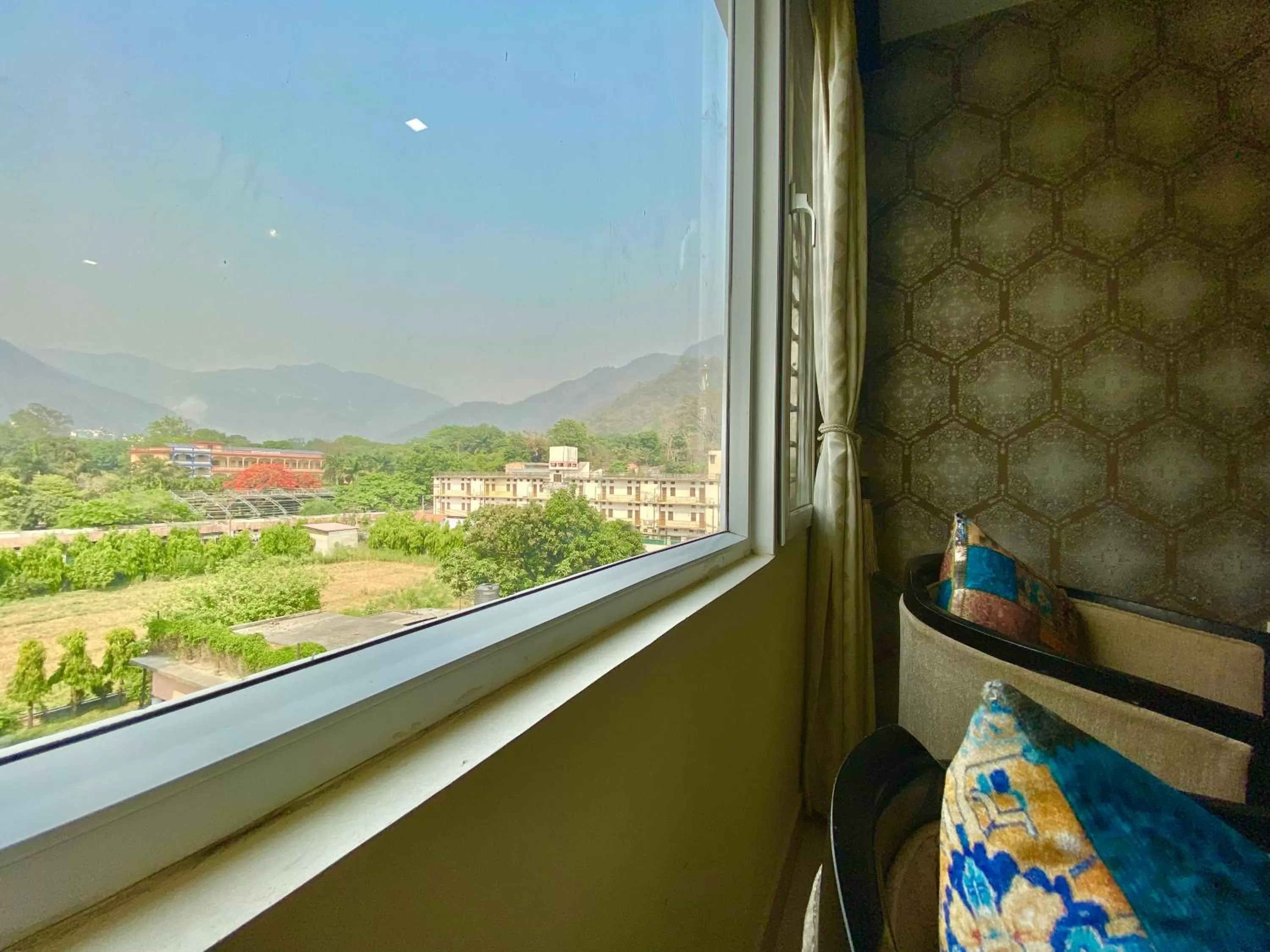 Mountain view, Bed in Hotel Green View - Behind Pramarth Niketan