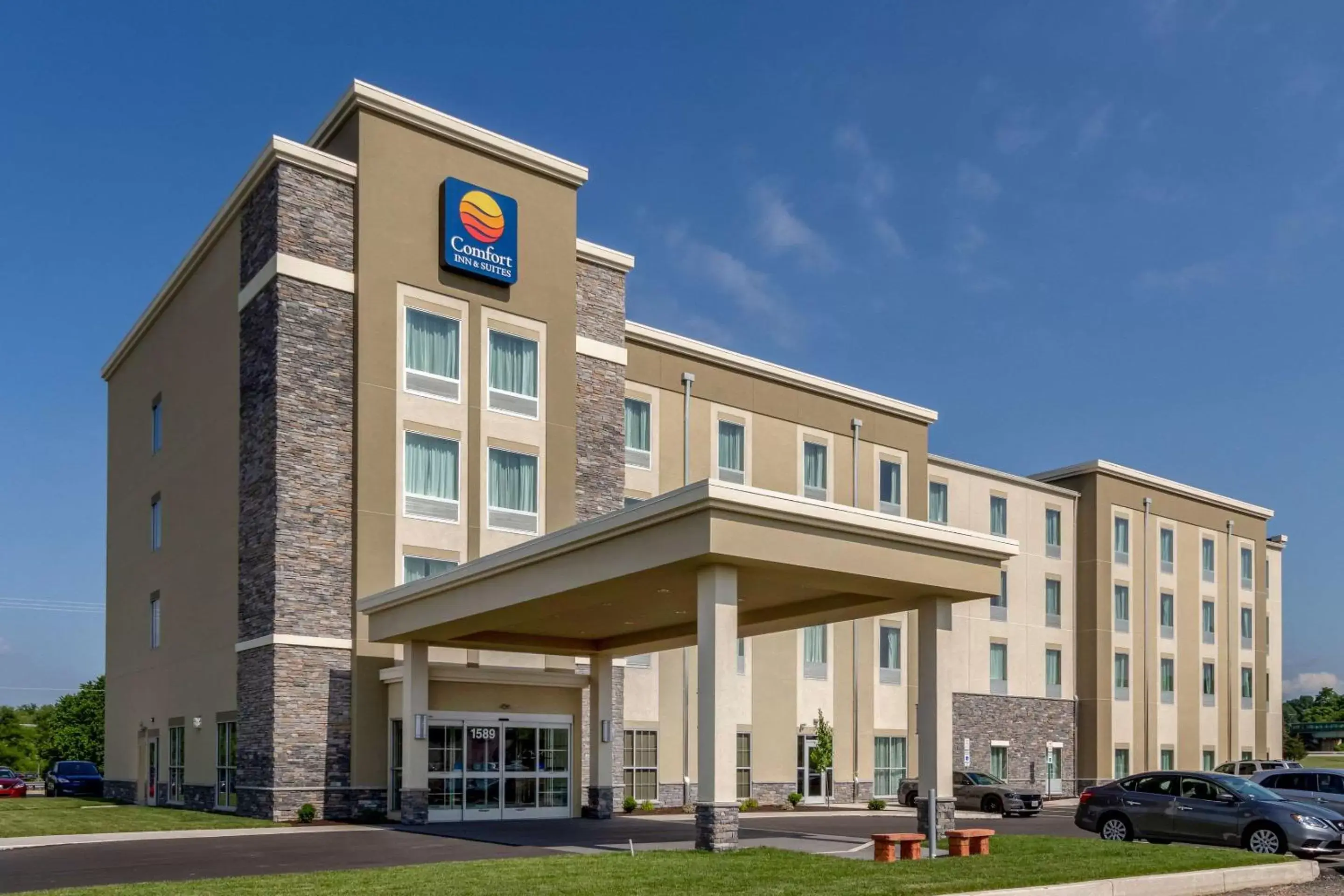 Comfort Inn & Suites - Harrisburg Airport - Hershey South Comfort Inn & Suites - Harrisburg Airport - Hershey South
