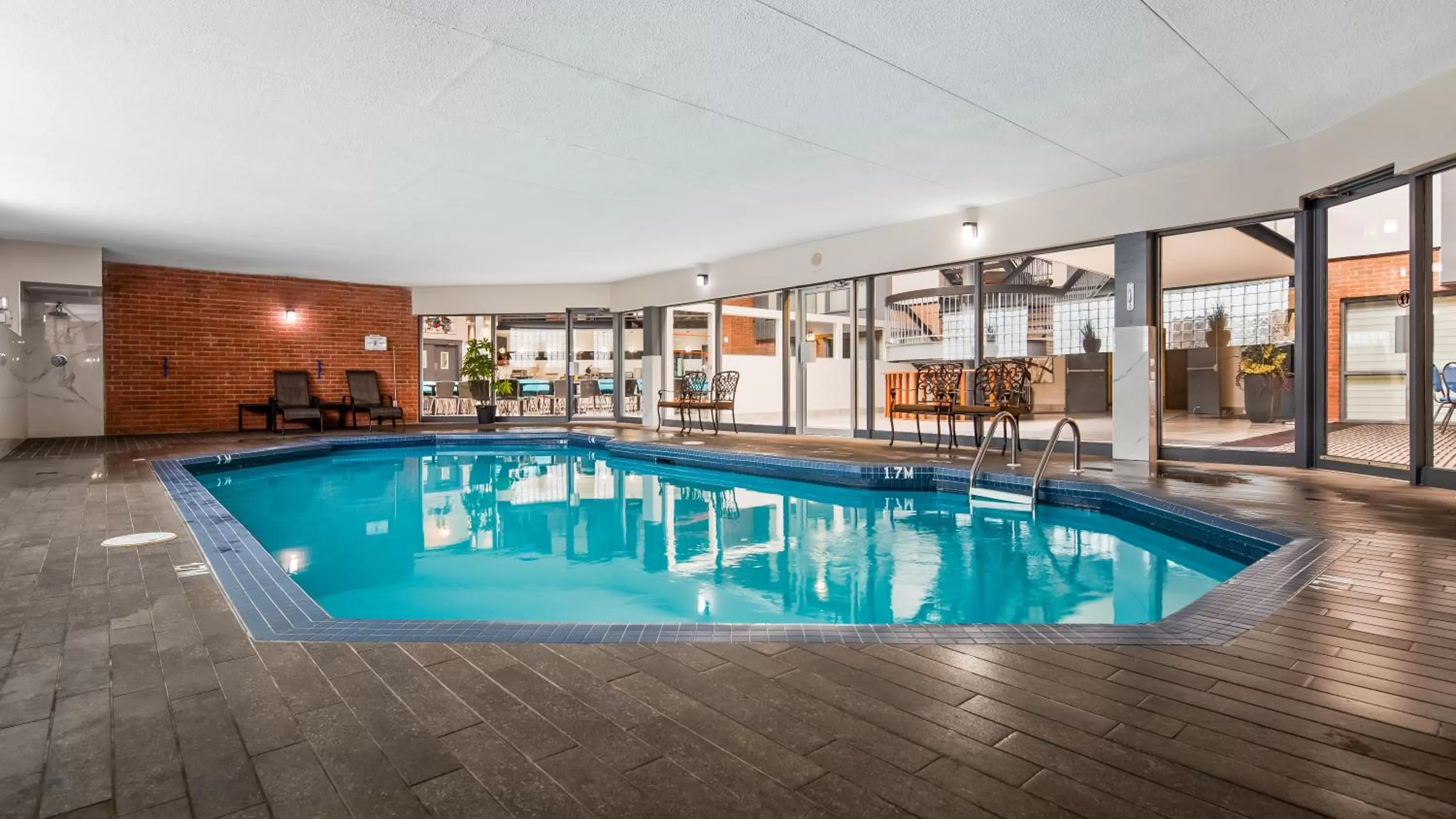 Swimming pool in Best Western Laval-Montreal & Conference Centre