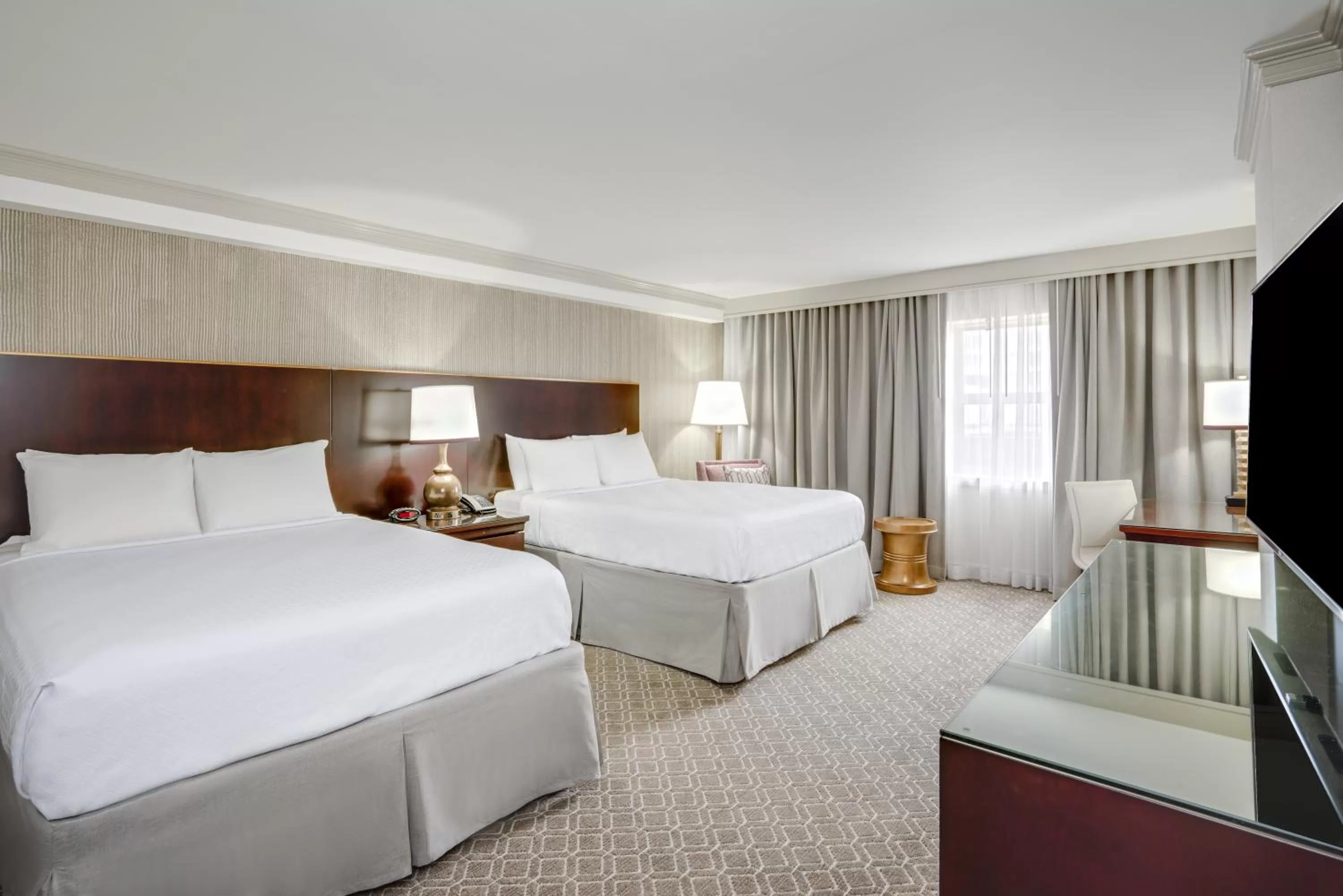 Day, Bed in Crowne Plaza New Orleans French Qtr - Astor by IHG