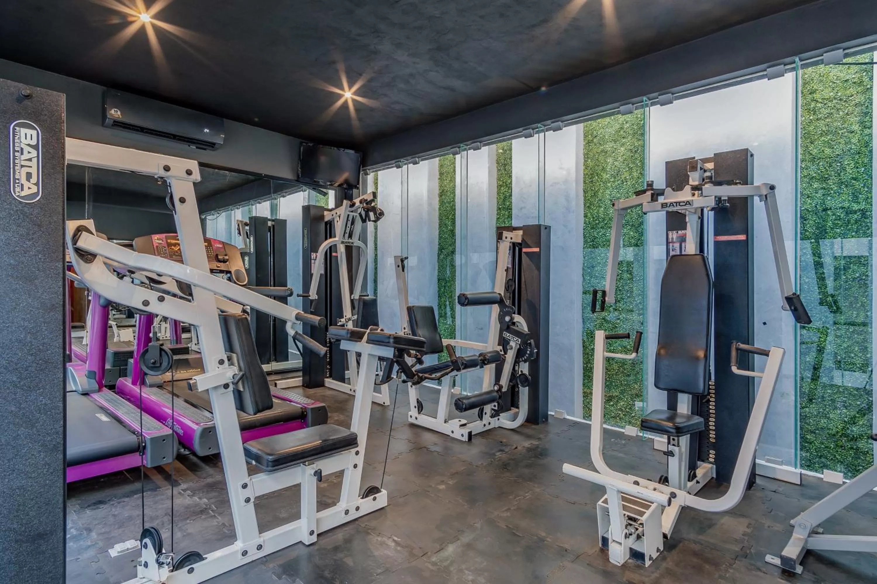 Fitness centre/facilities in Youssef Exceptionnel Merida