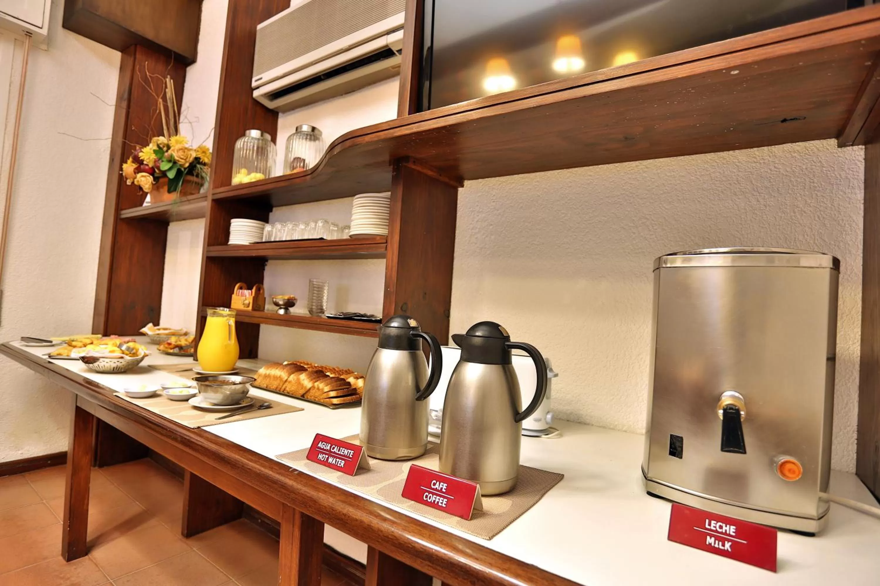 Game Room, Kitchen/Kitchenette in Hotel Eldorado