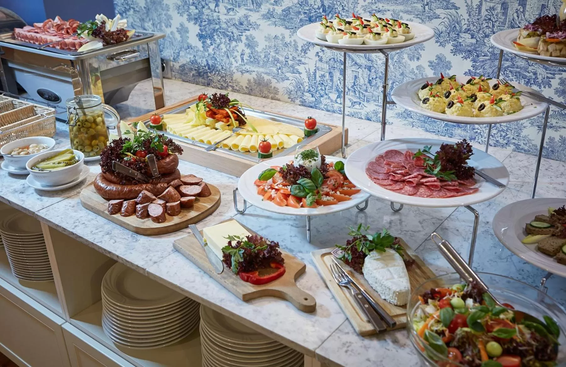 Restaurant/places to eat in Hotel Batory