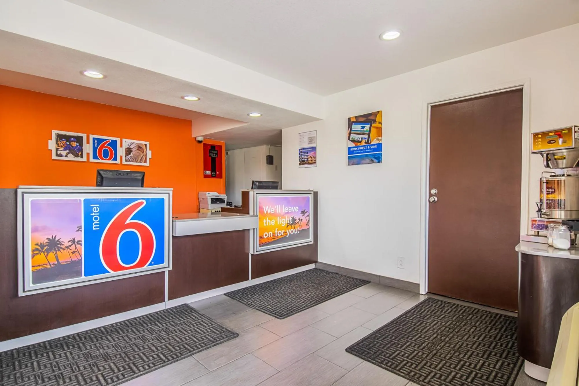 Motel 6-Bakersfield, CA - Airport