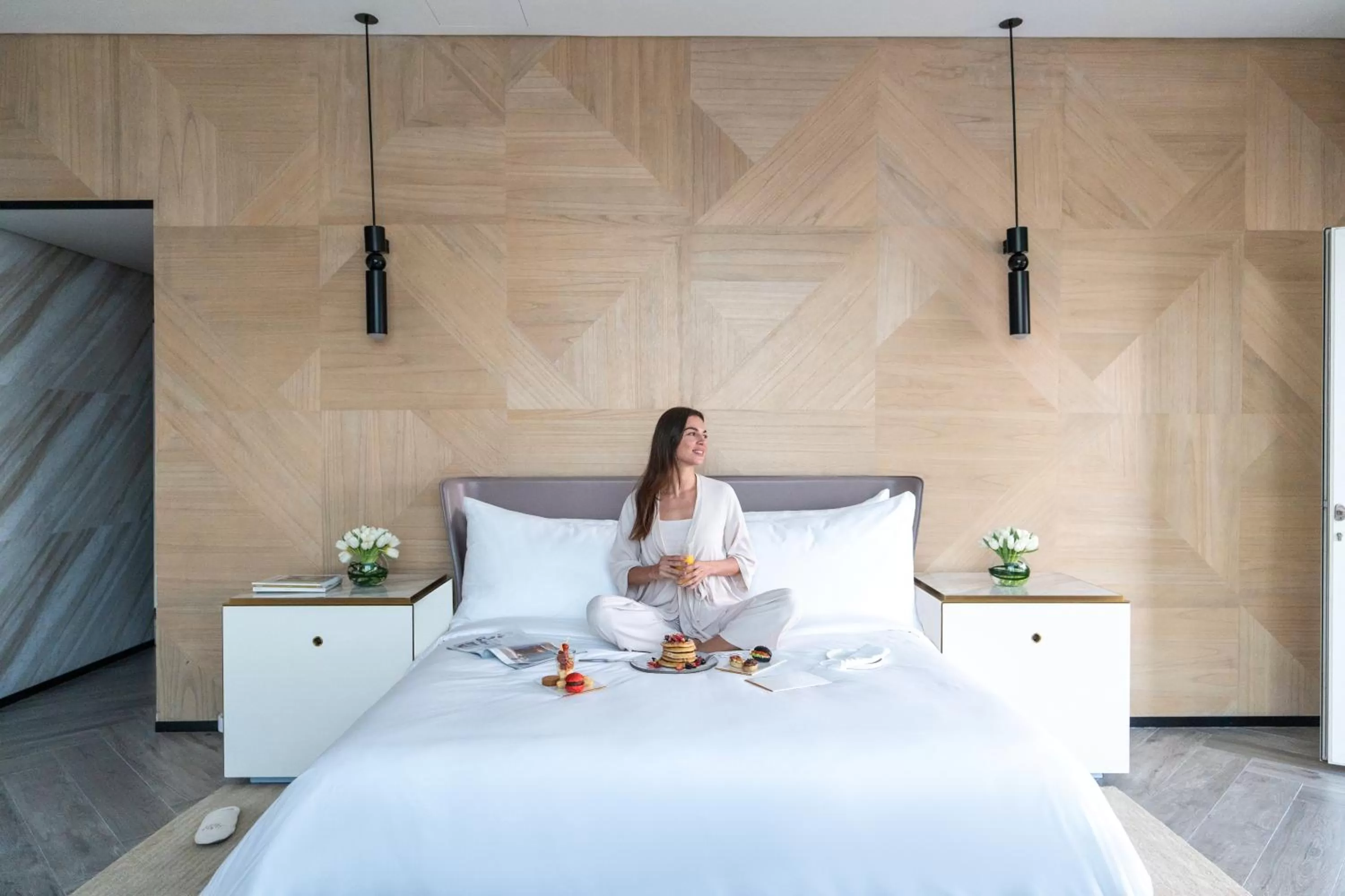 People, Bed in Rixos Gulf Hotel Doha