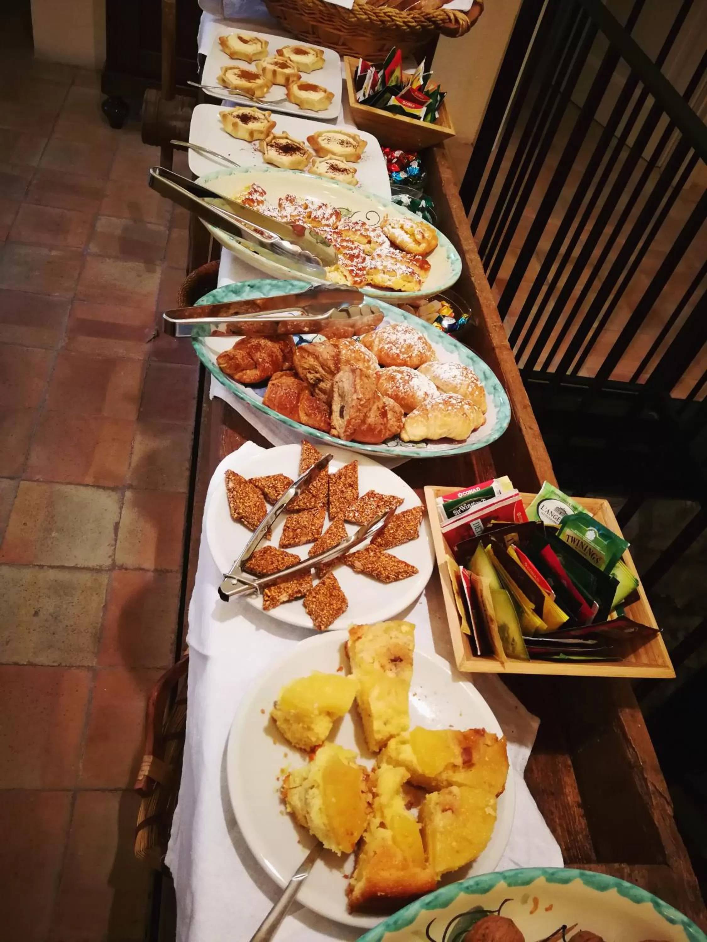 Breakfast in Palazzo Gambuzza