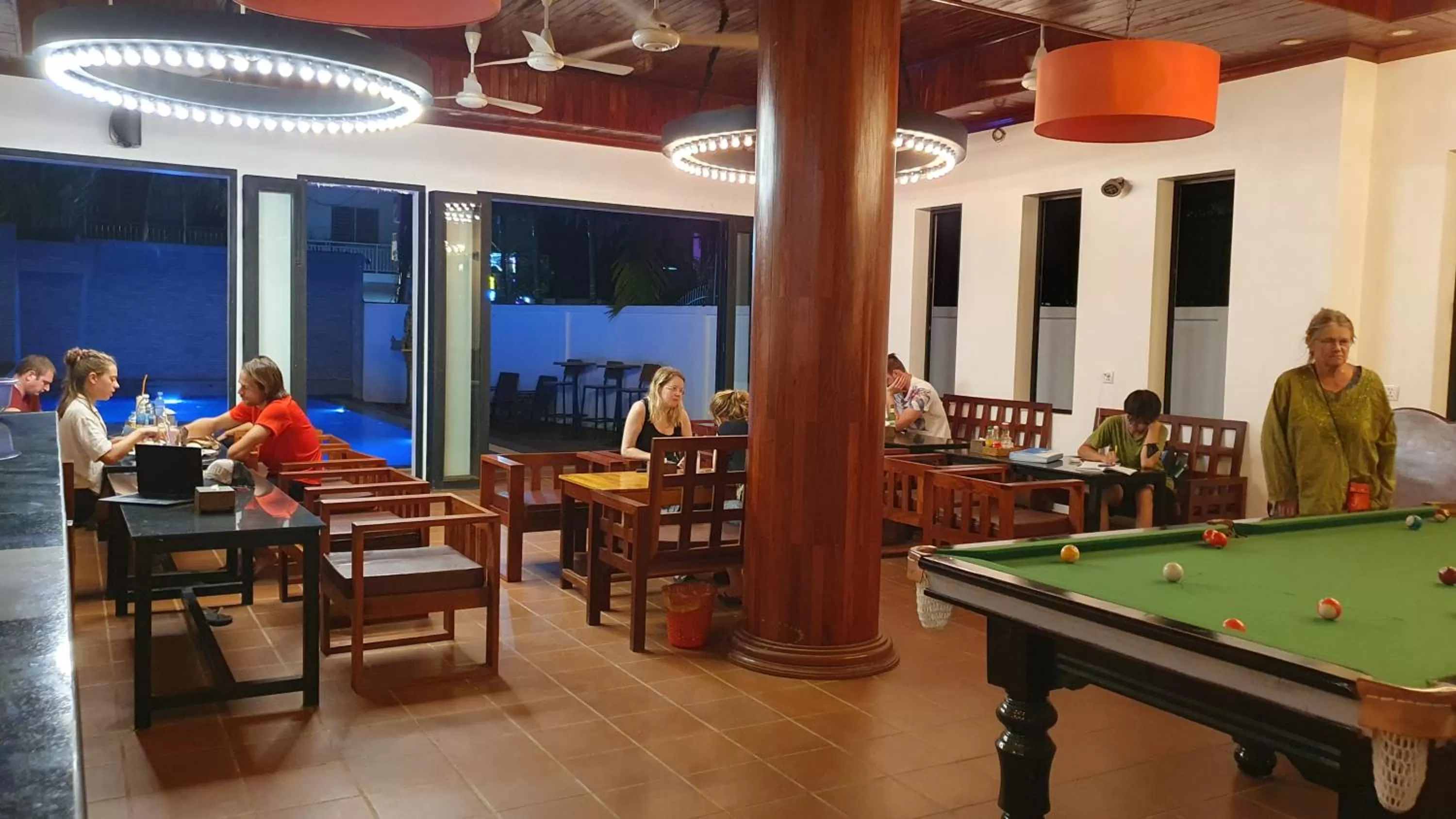Restaurant/places to eat, Billiards in Long Night Siem Reap Hotel