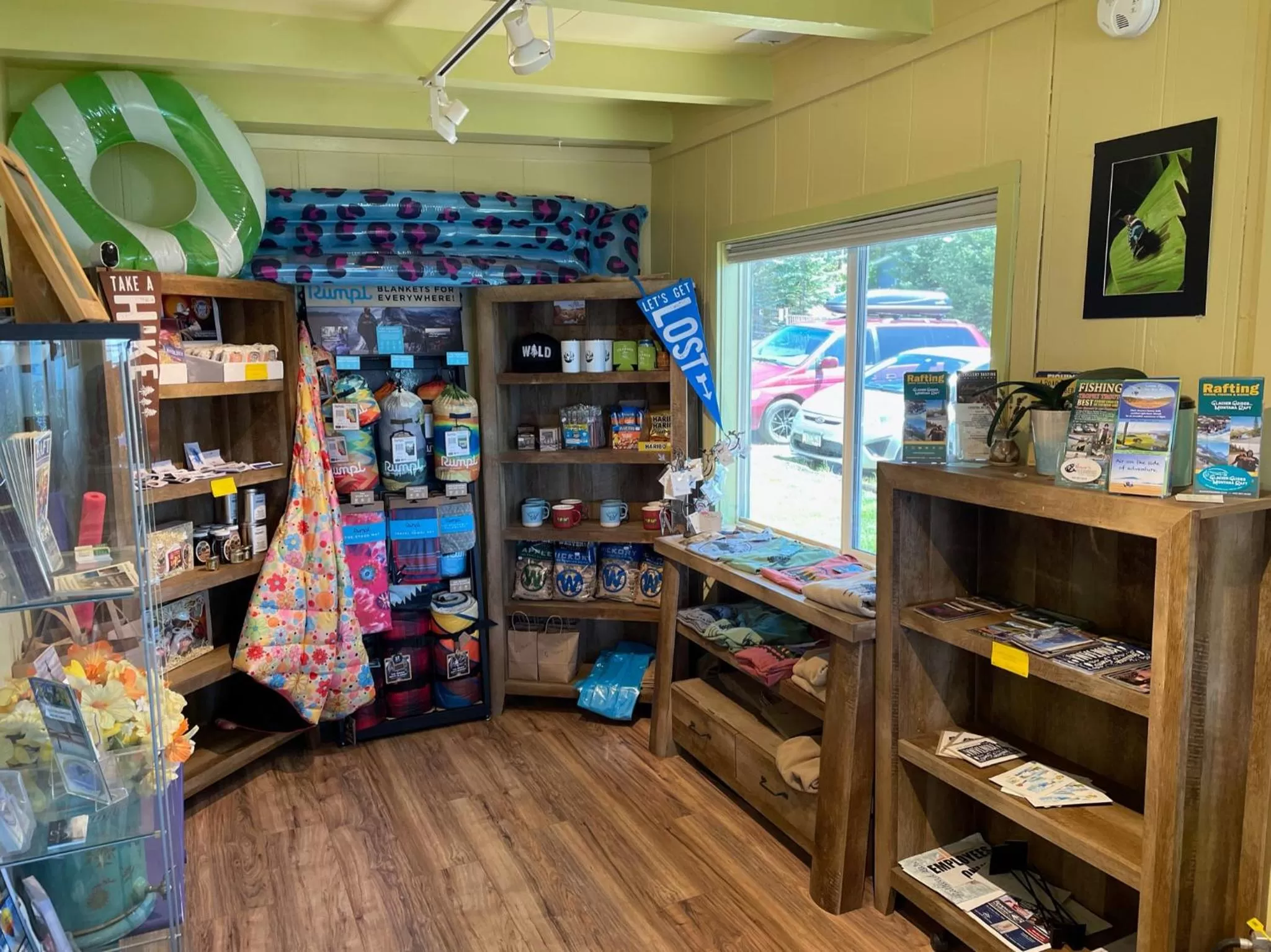 On-site shops in The Islander Inn