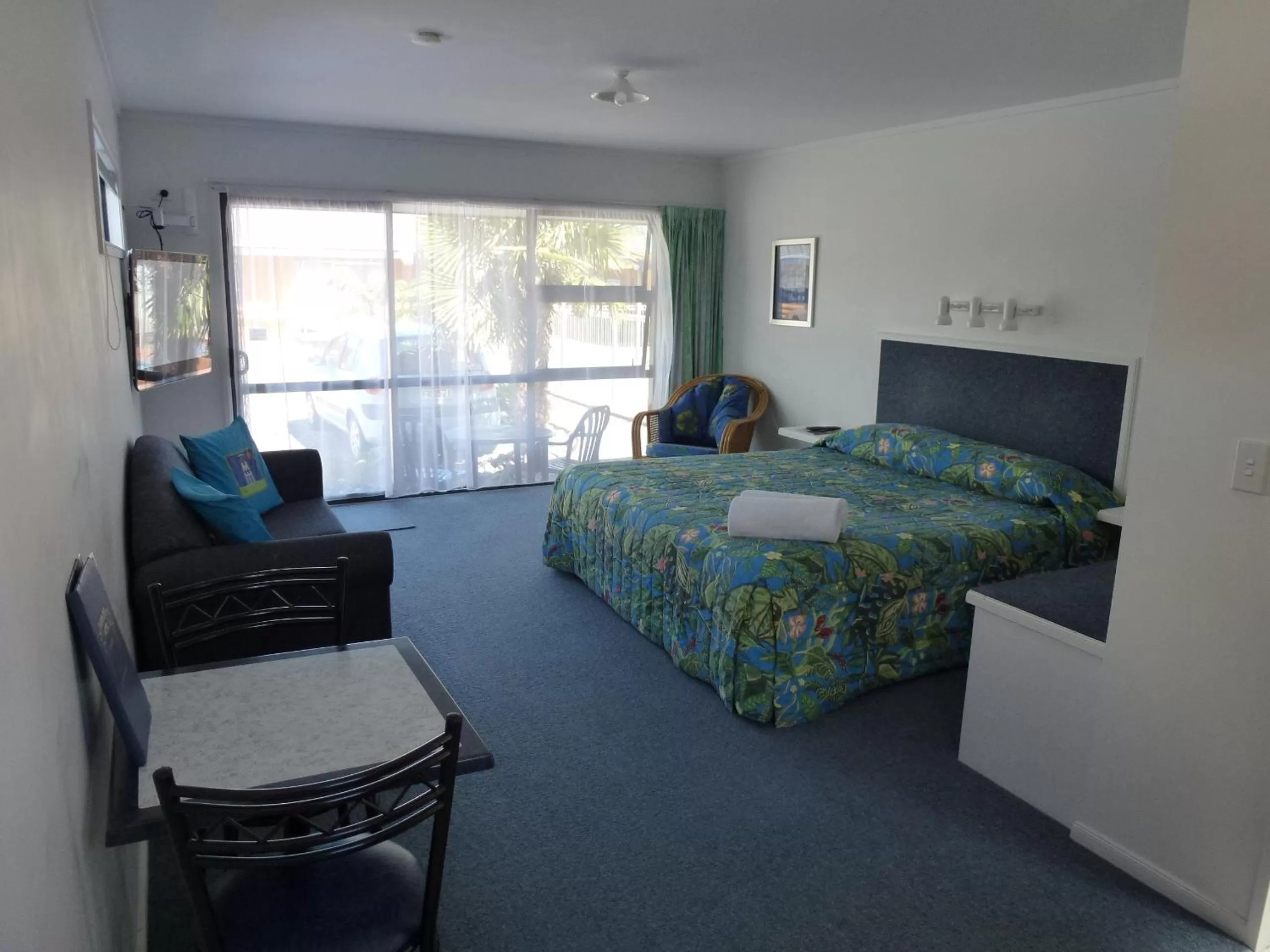 Photo of the whole room in Mana-Nui Motel