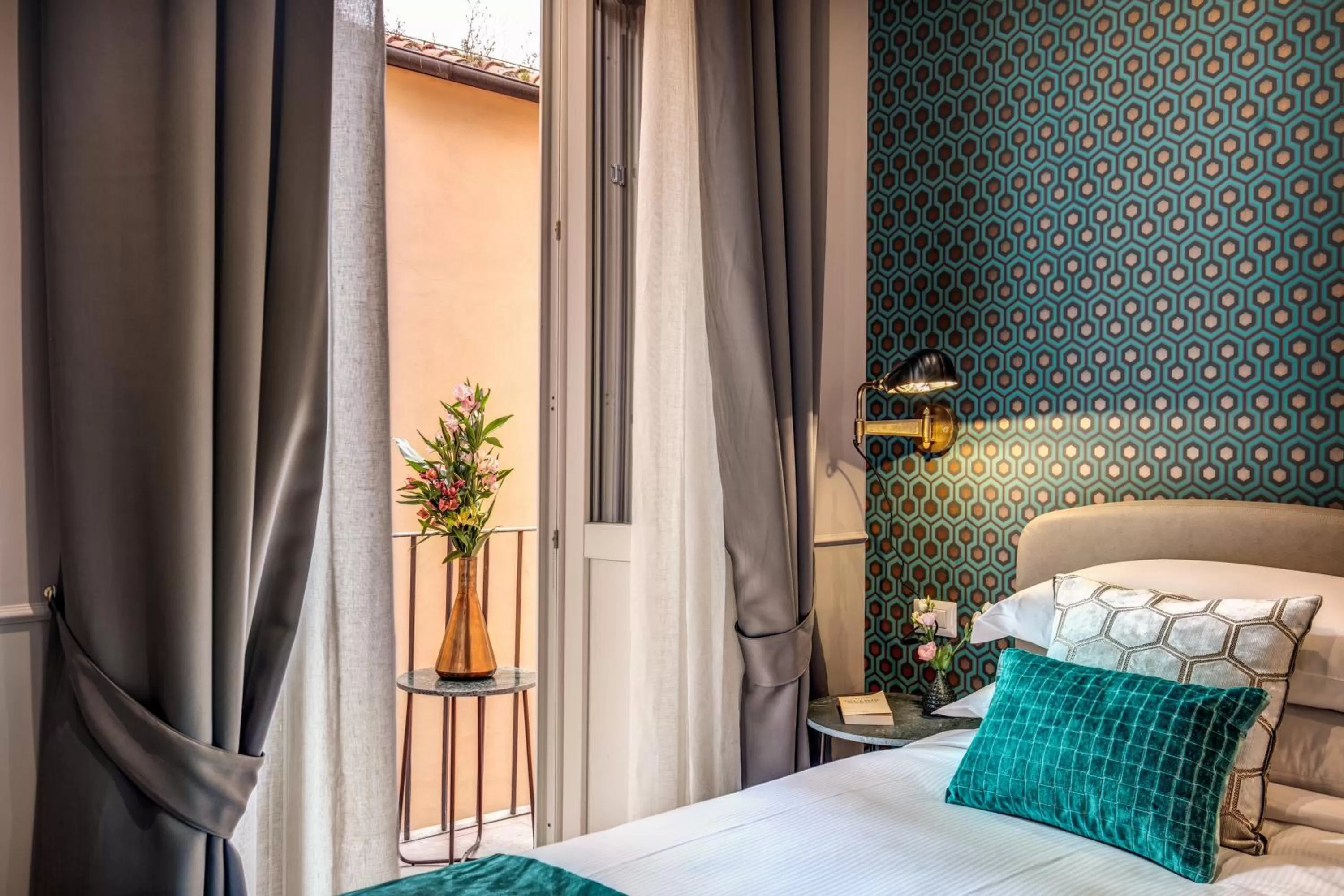 Bed in Tree Charme Parliament Boutique Hotel