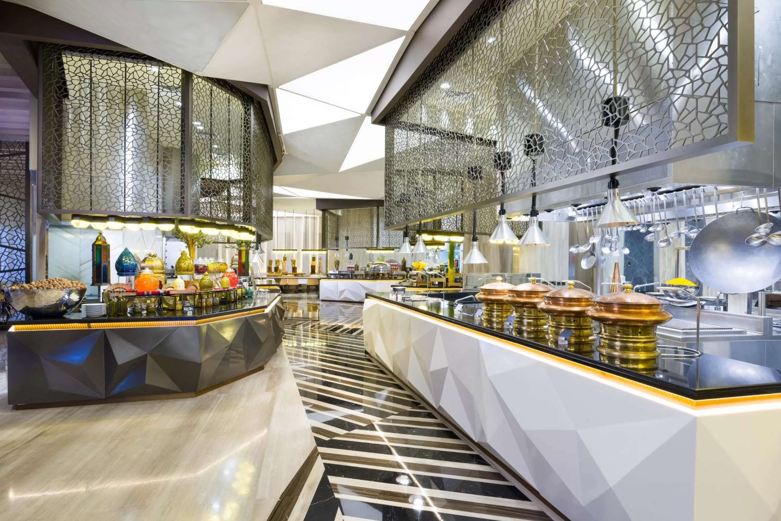 Restaurant/places to eat in Kempinski Hotel Muscat