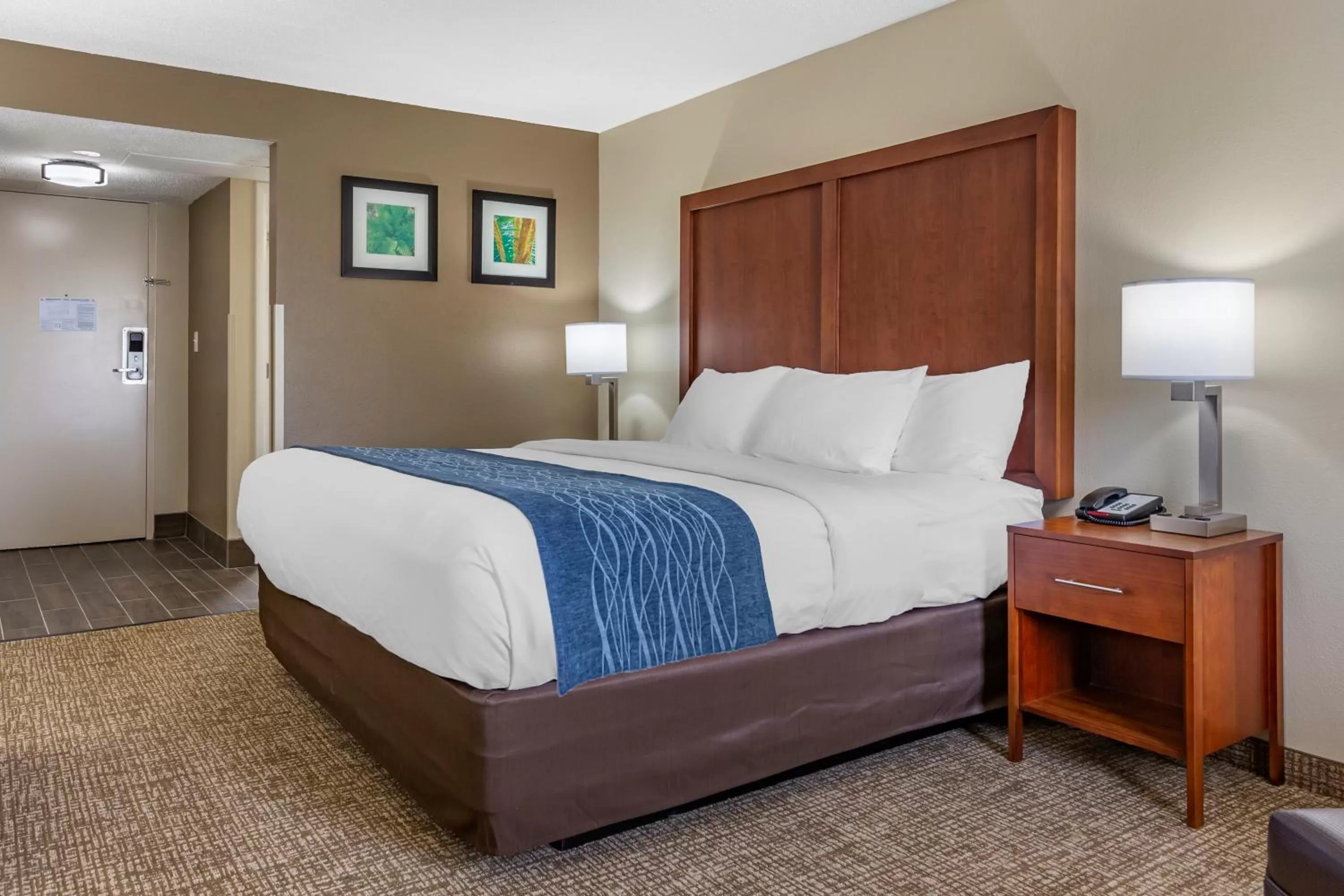 Bedroom, Bed in Comfort Inn & Suites Spring Lake - Fayetteville near Fort Bragg