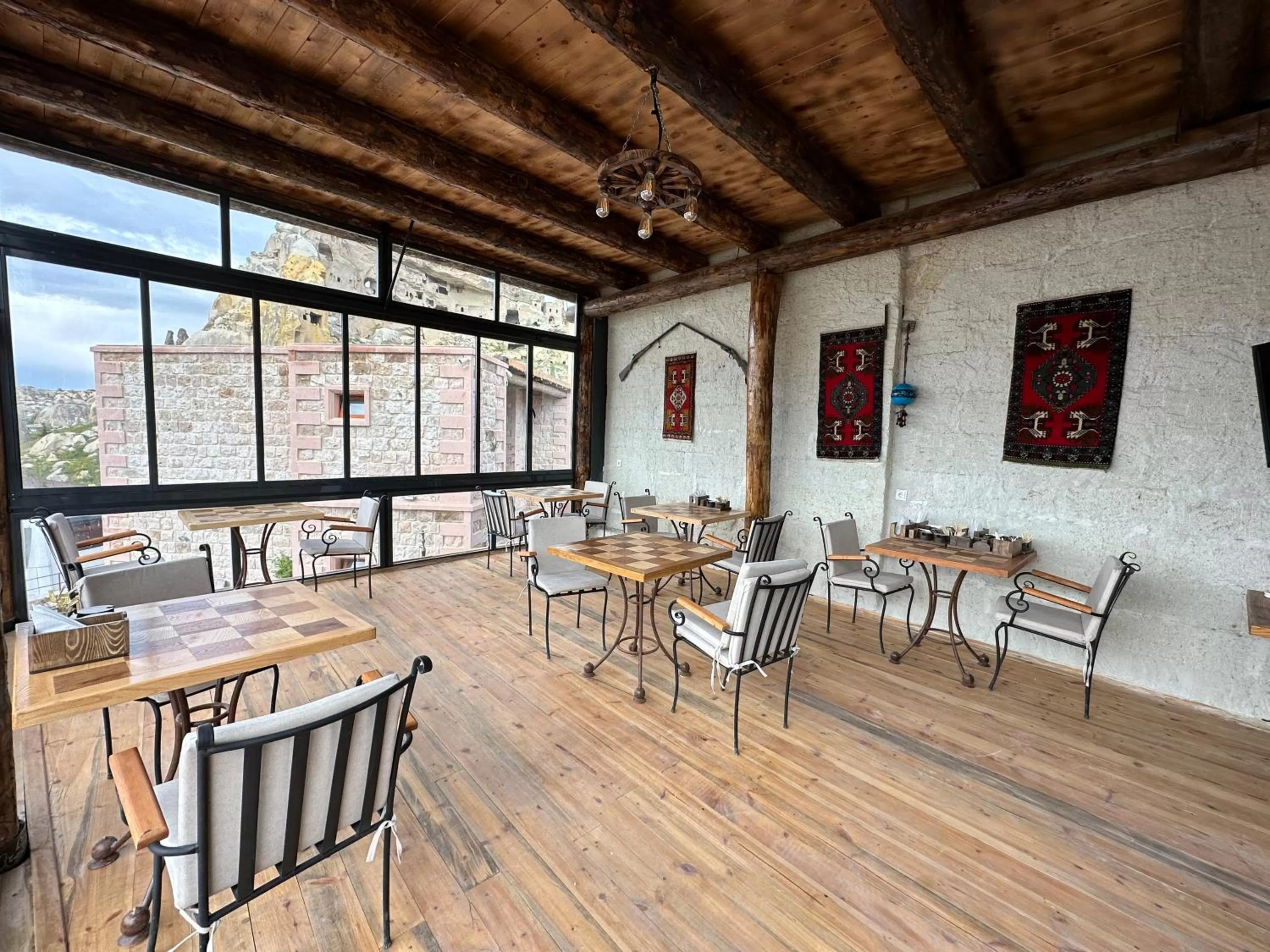 Restaurant/Places to Eat in Atax Cave Hotel