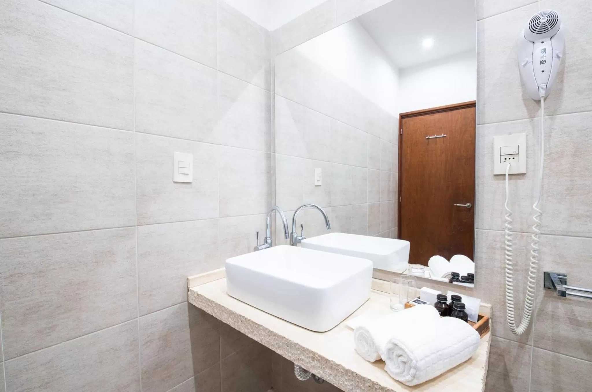 Shower, Bathroom in Bemar Carmelo Hotel
