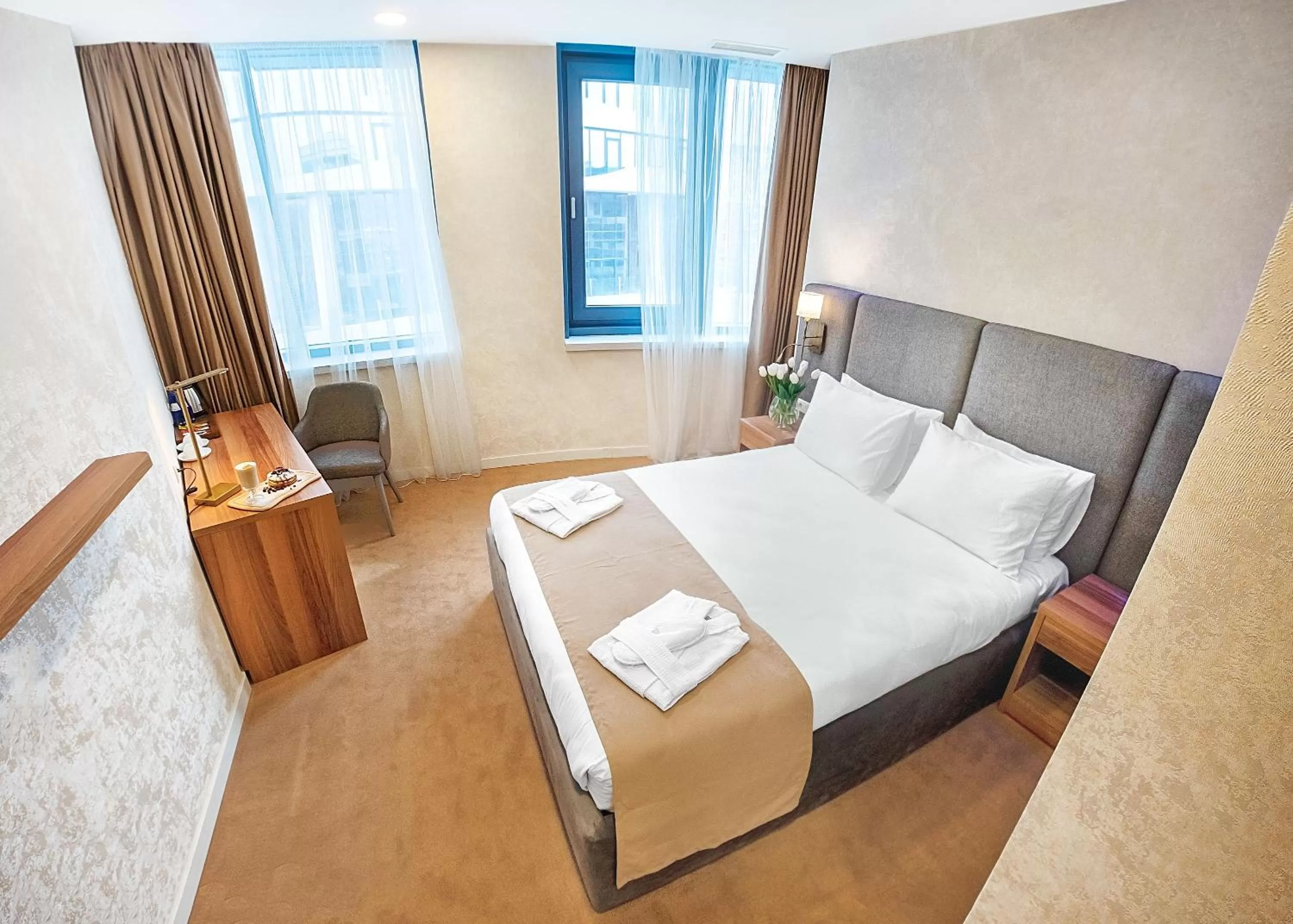 Bedroom, Bed in Meta Business Hotel By King David