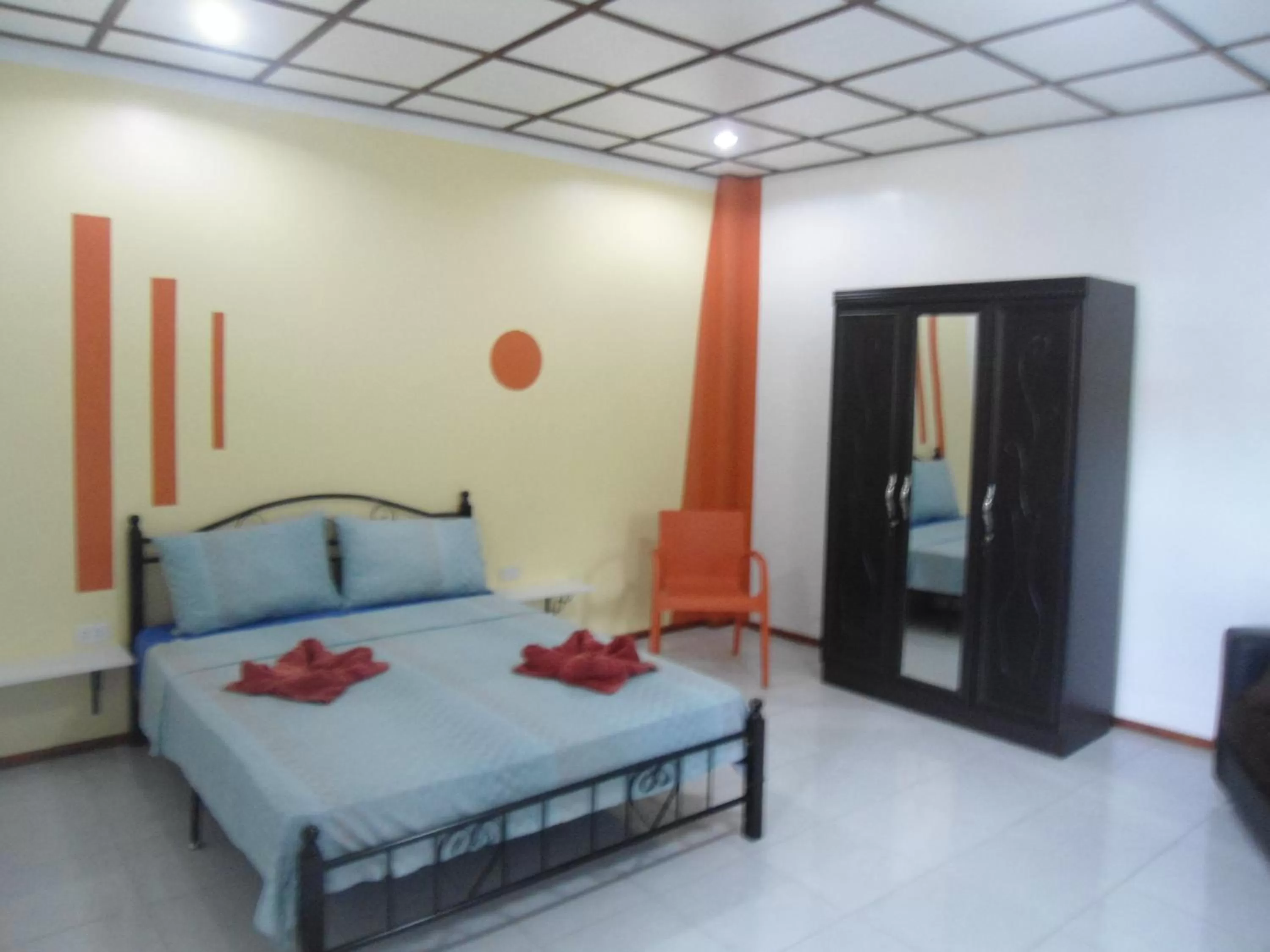 Photo of the whole room, Bed in Menchu's Pension House