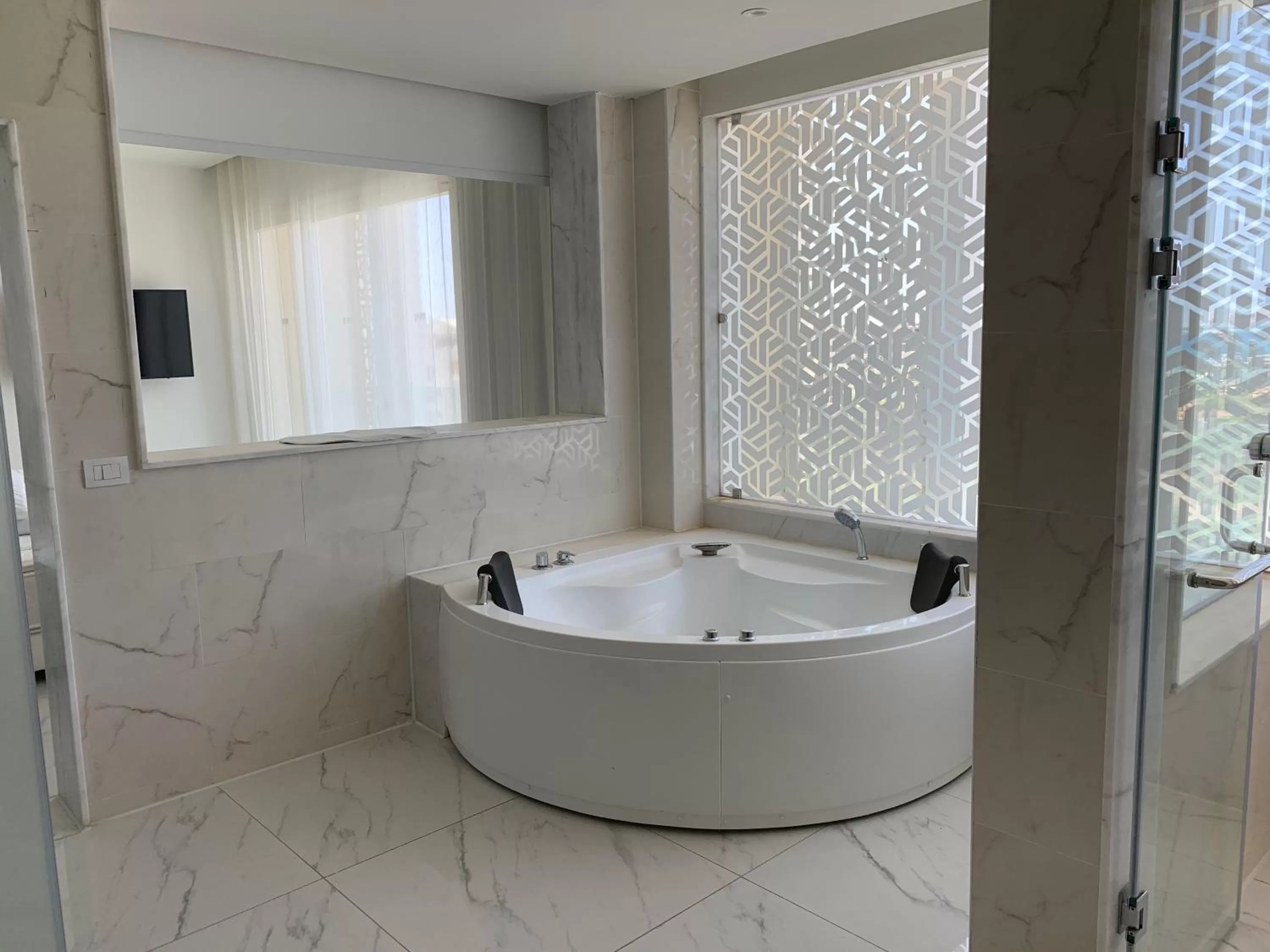 Hot Tub in Steigenberger Pure Lifestyle (Adults Only)