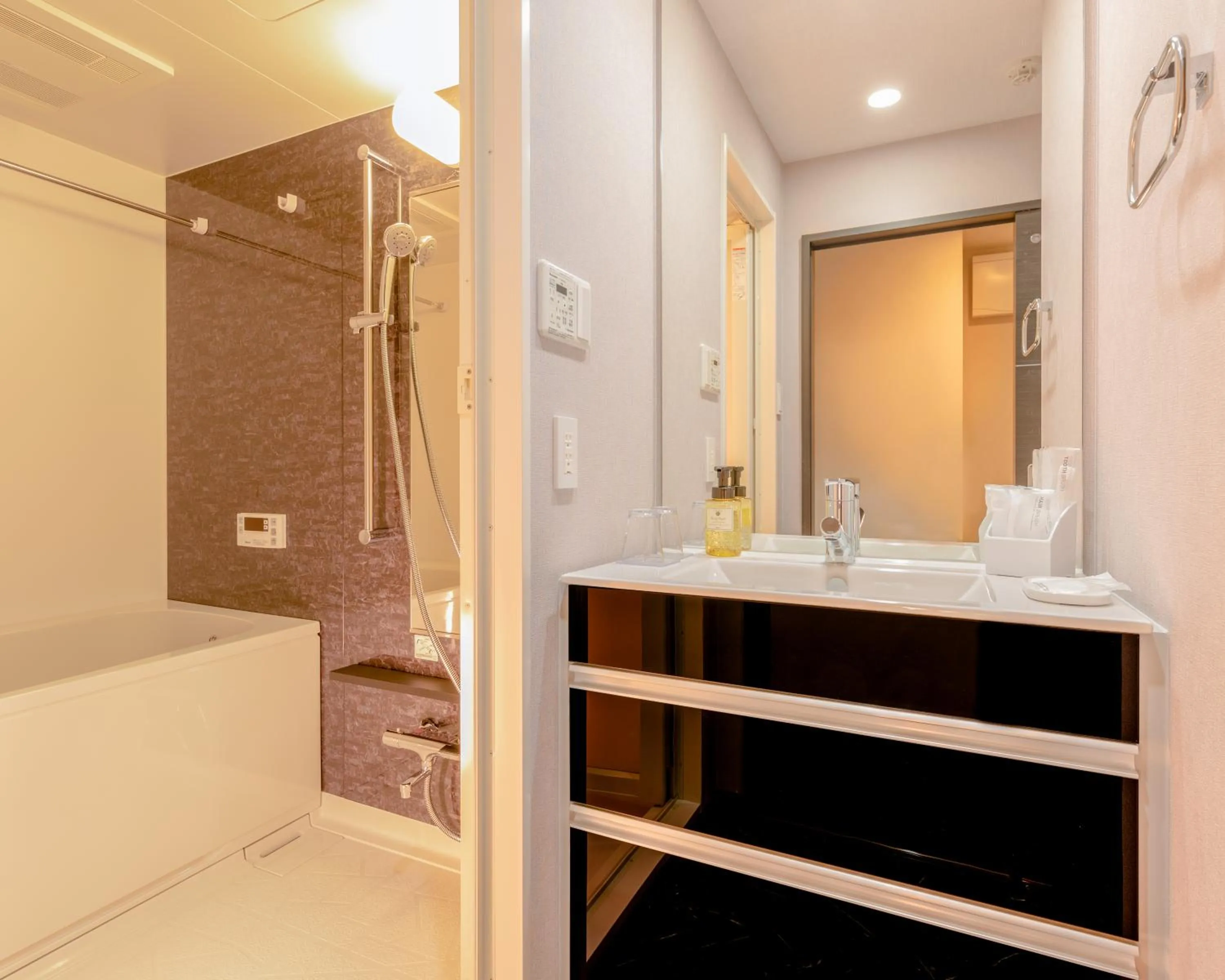 Bathroom, Bed in Zen Kyoto Apartment Hotel