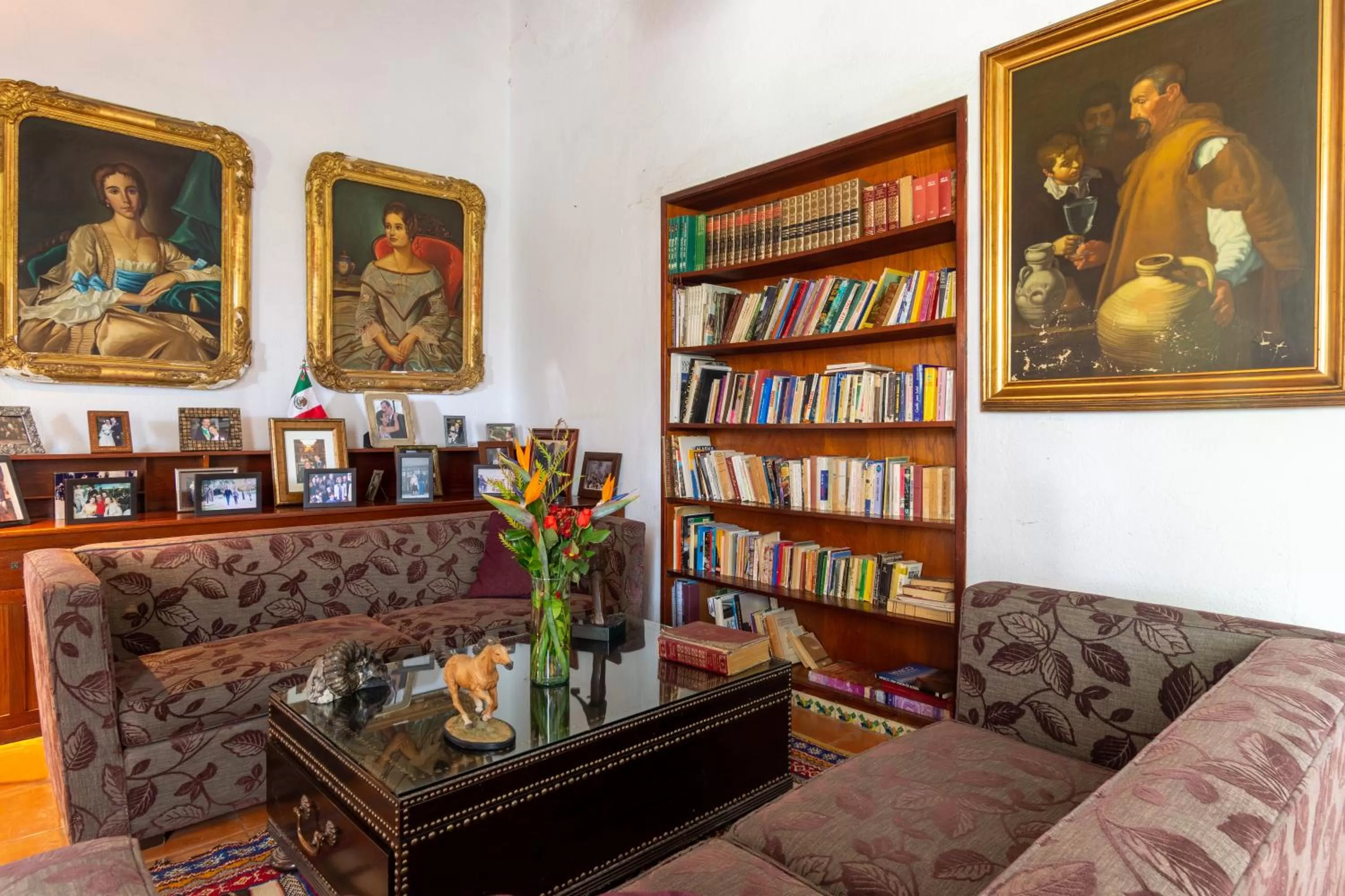 Library in Hotel Hacienda San Cristóbal