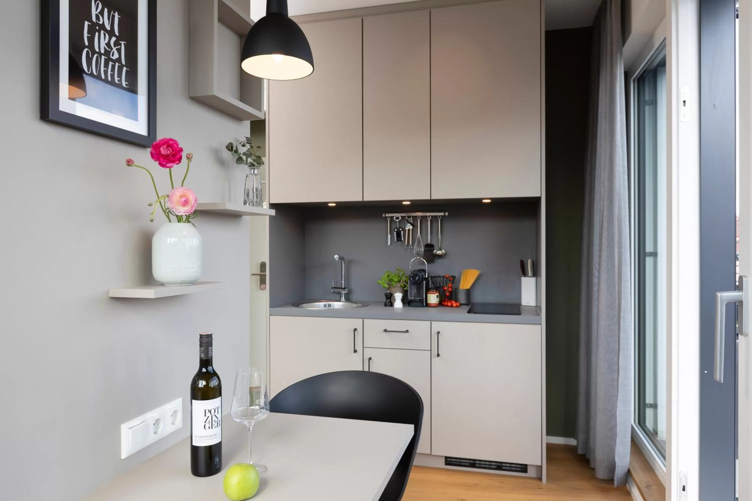 Kitchen or kitchenette in zeitwohnhaus SUITE-HOTEL & SERVICED APARTMENTS