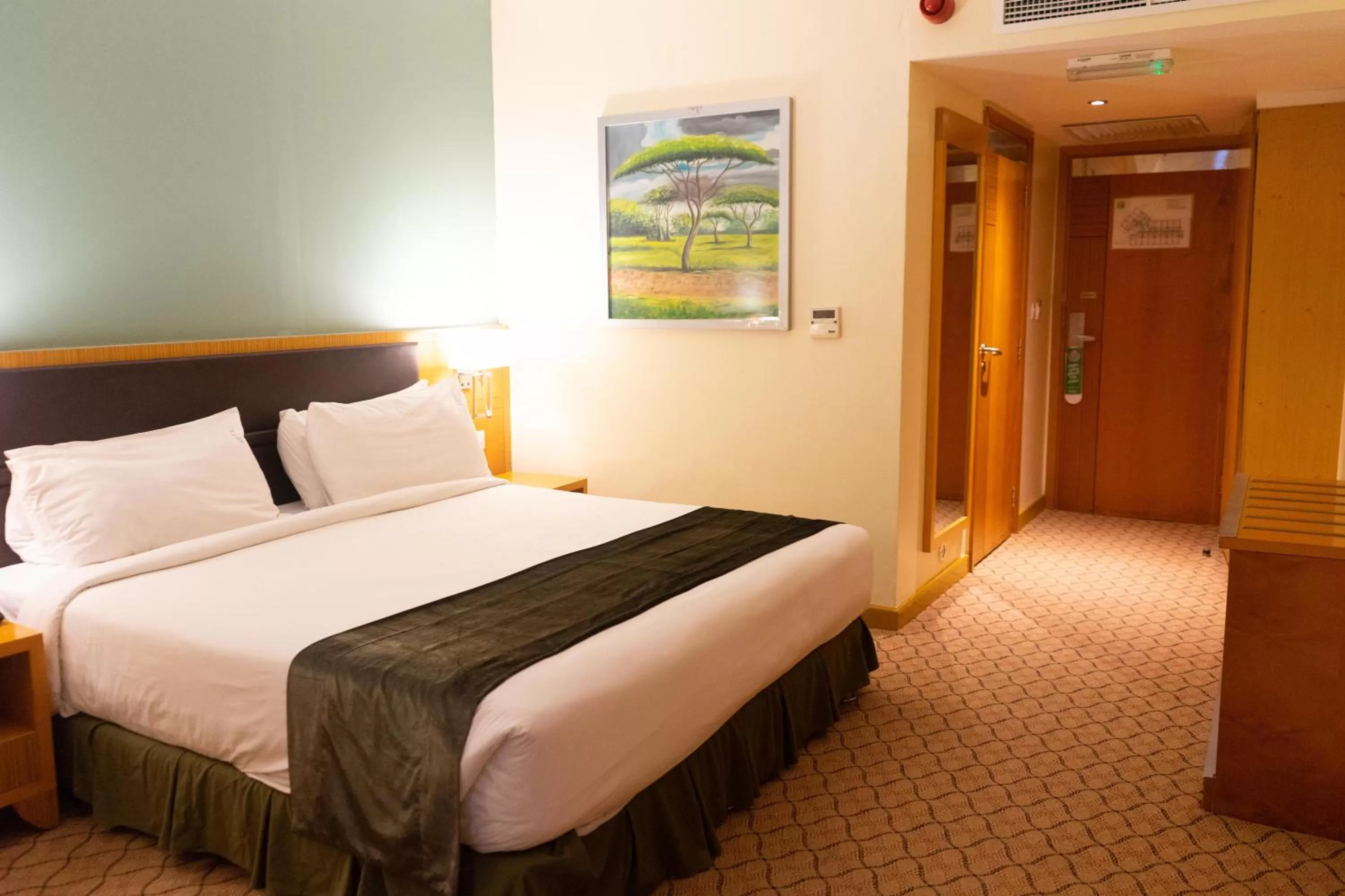 Photo of the whole room, Bed in Holiday Inn Dar Es Salaam by IHG