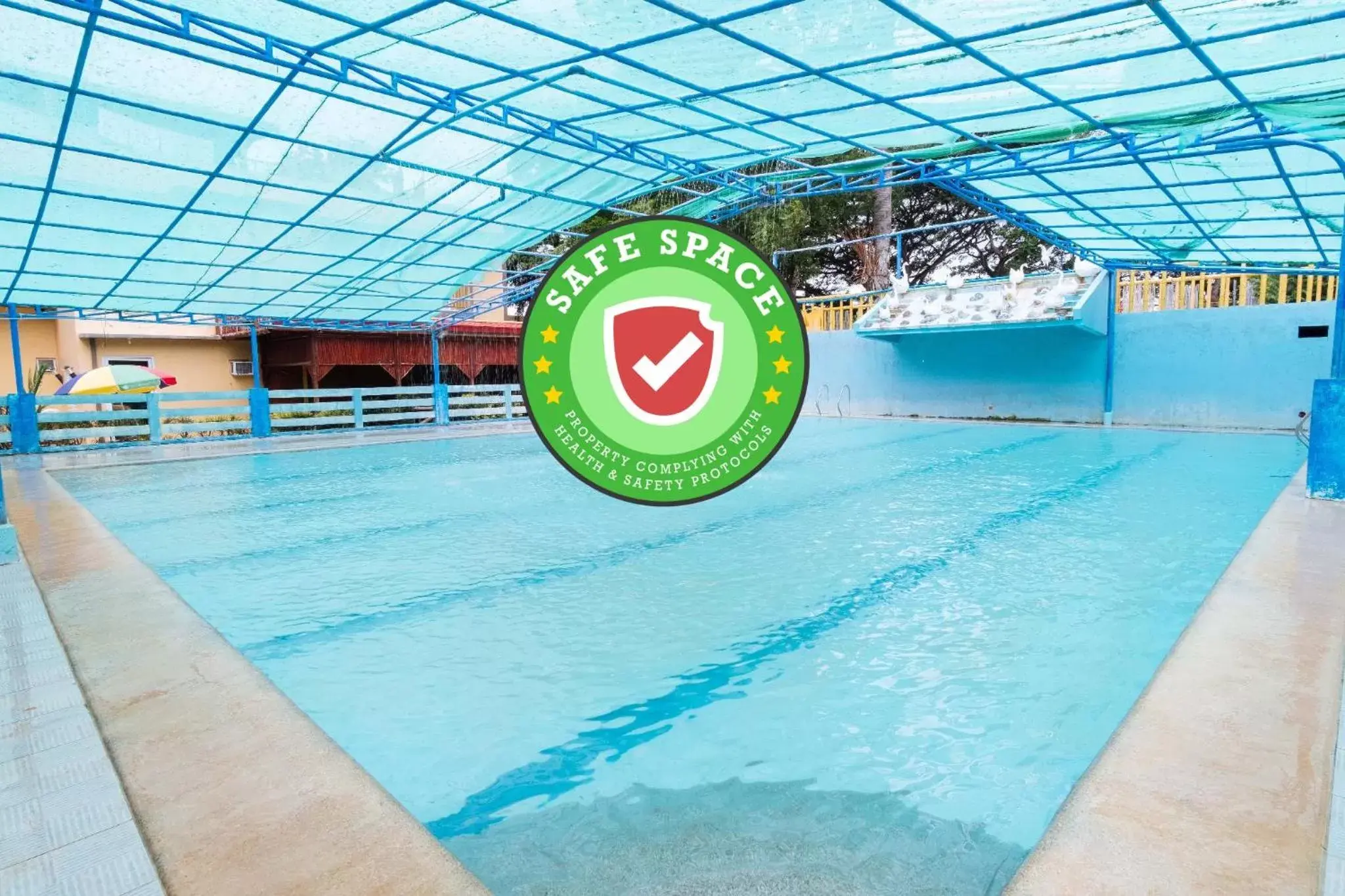 Swimming pool in RedDoorz Premium @ Gabinete Road Palawan Swimming pool in RedDoorz Premium @ Gabinete Road Palawan