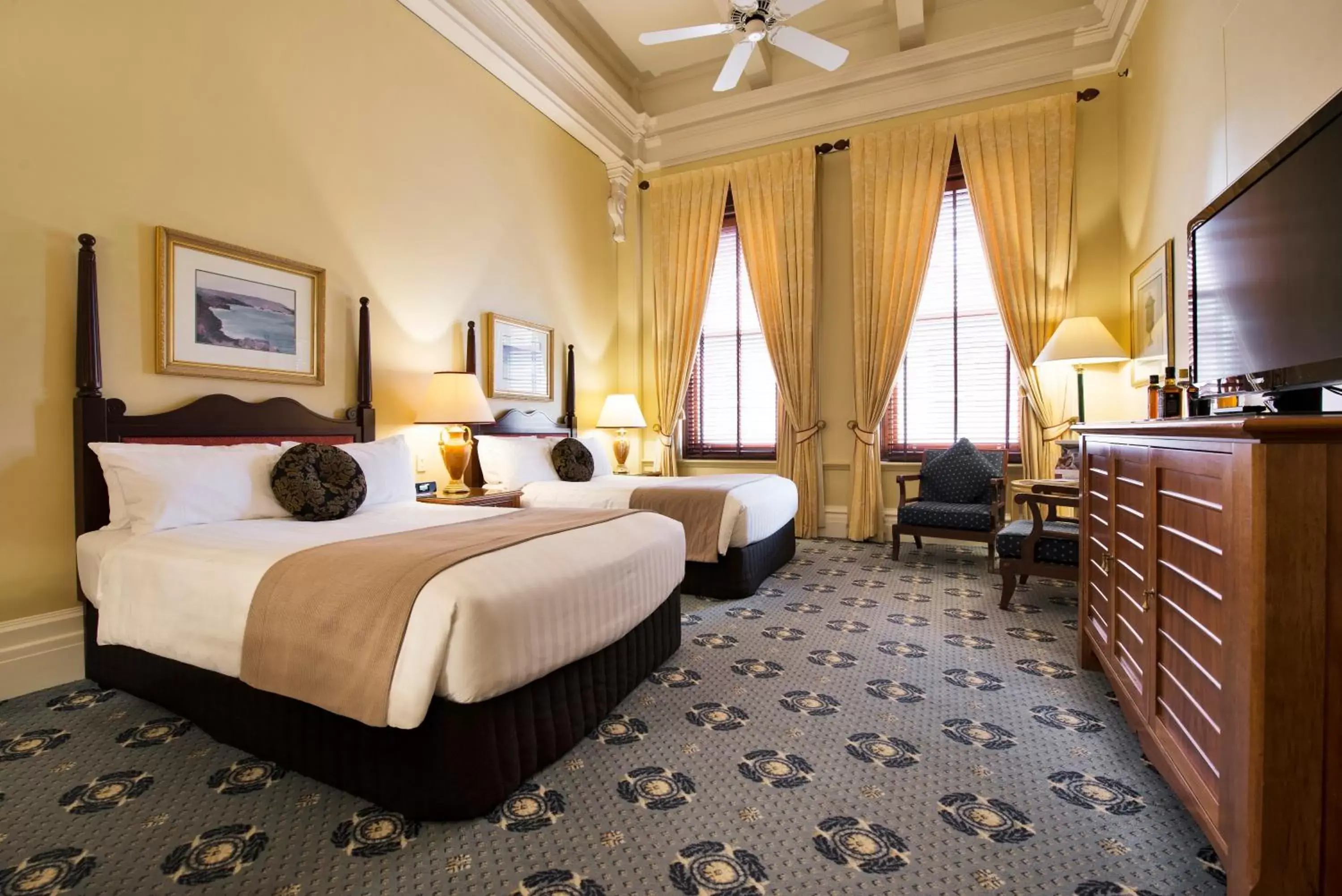 Deluxe Twin Room in Treasury Brisbane Deluxe Twin Room in Treasury Brisbane