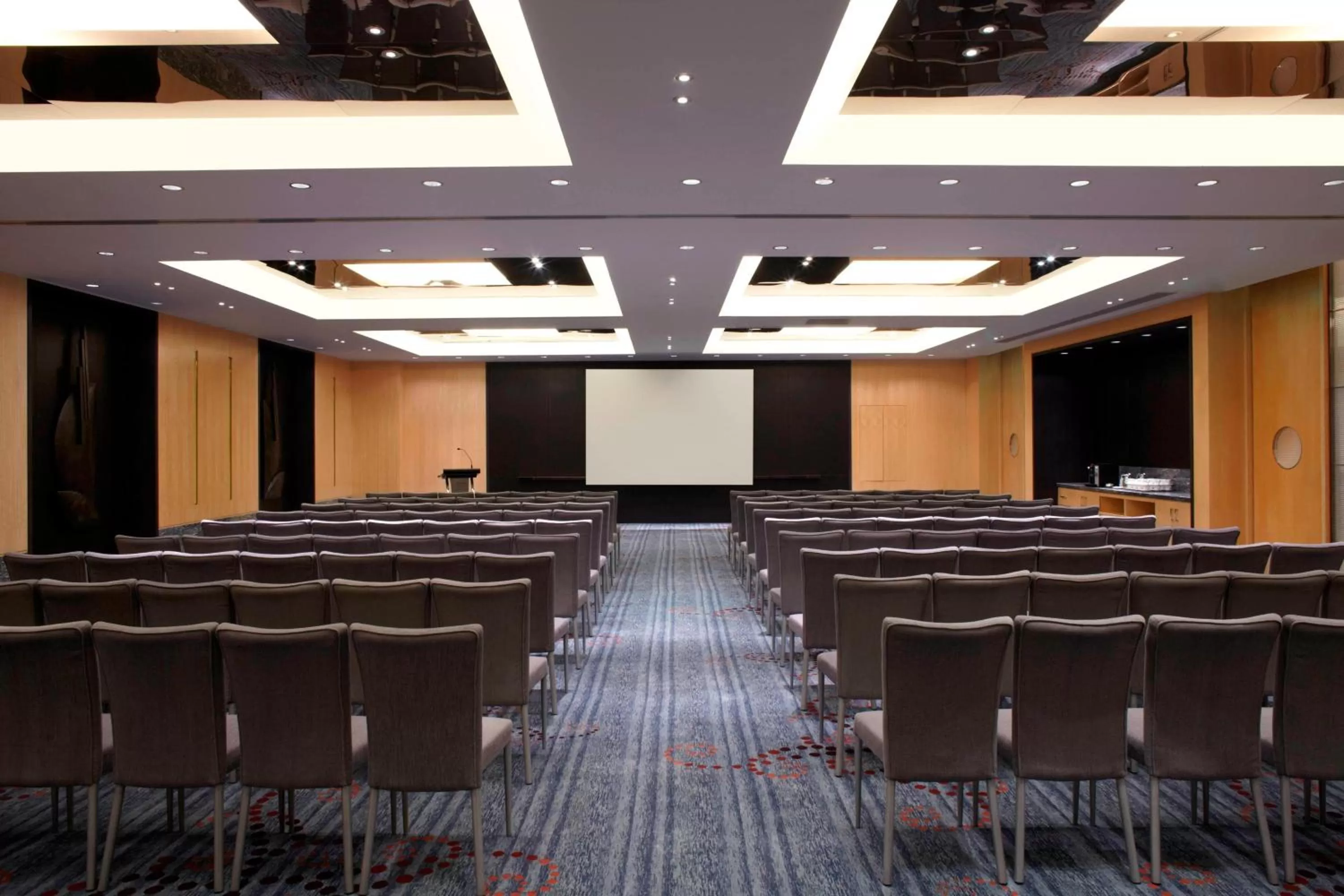 Meeting/conference room in Guangzhou Marriott Hotel Tianhe