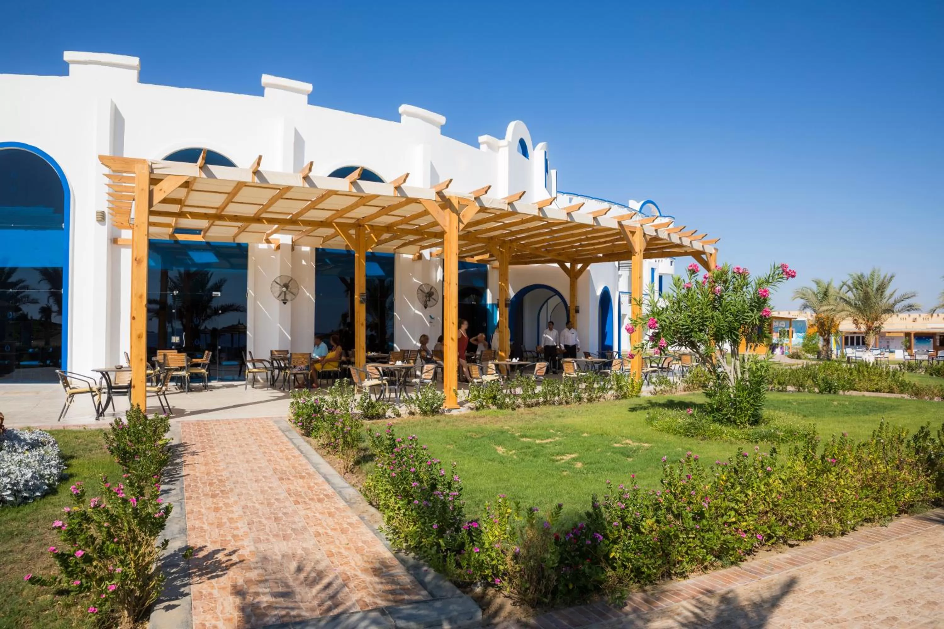 Restaurant/places to eat in Coral Sun Beach