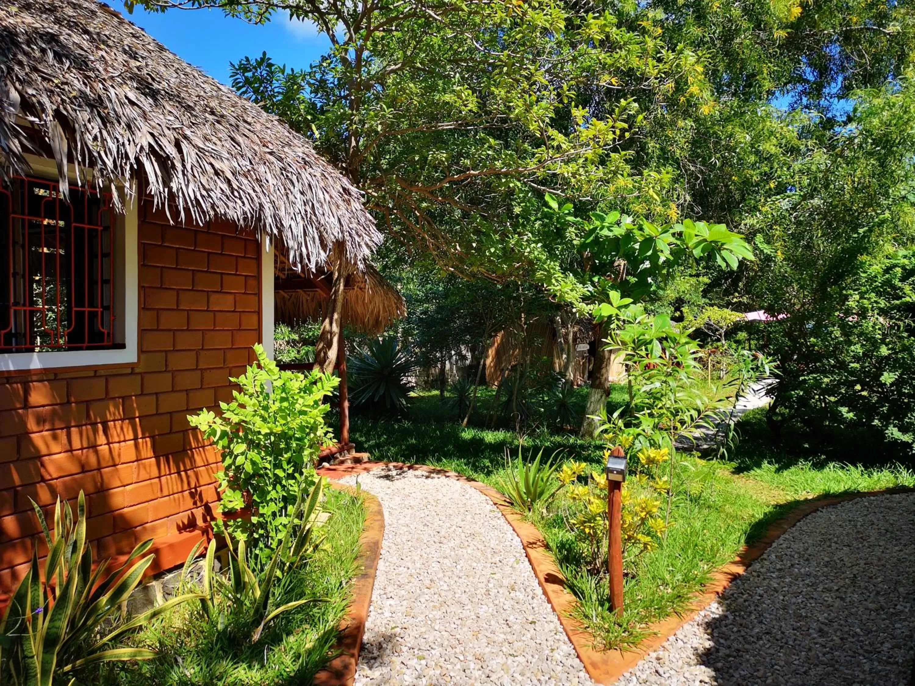 Garden view, Garden in Hotel Lakana Ramena