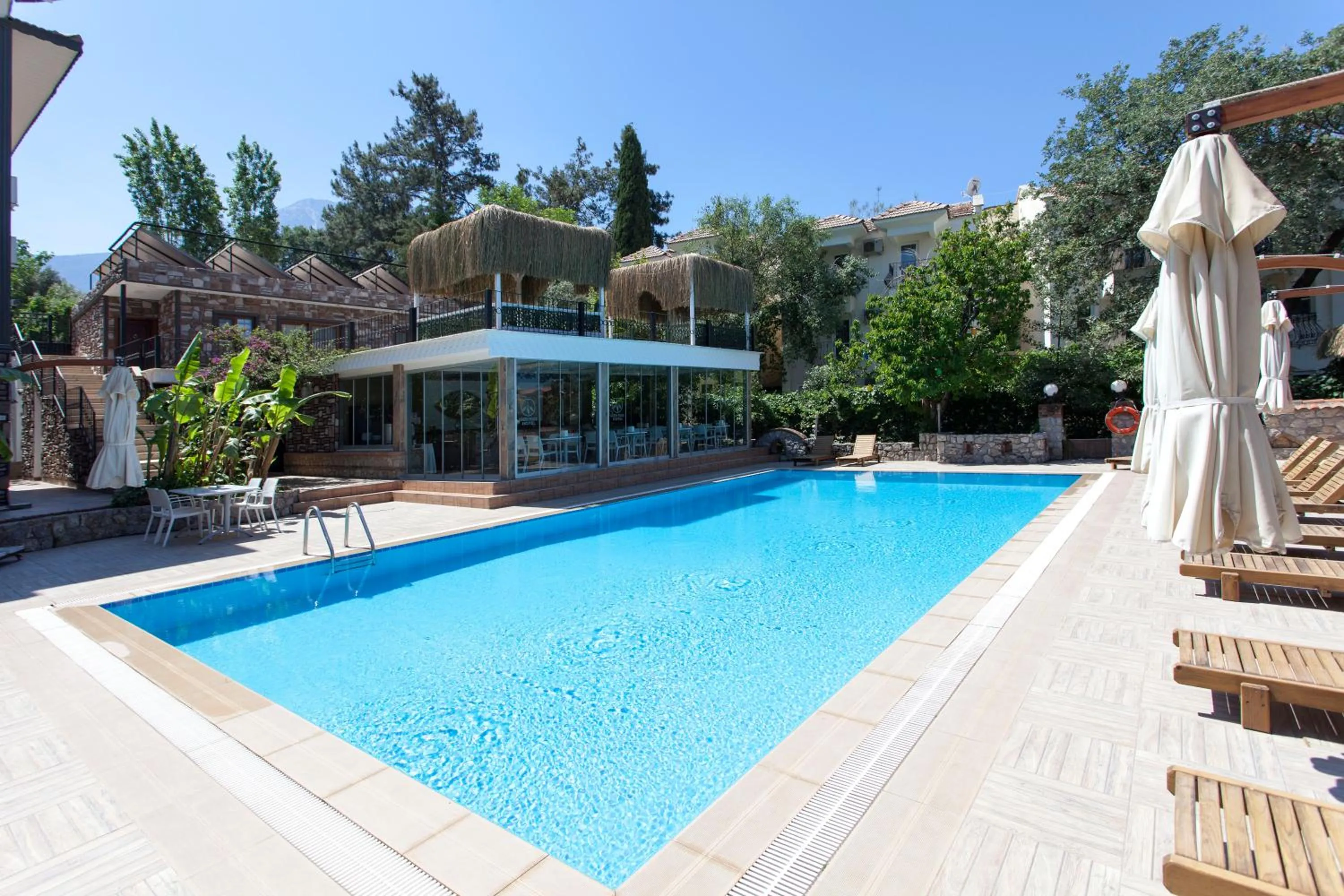 Swimming pool in Green Peace Hotel