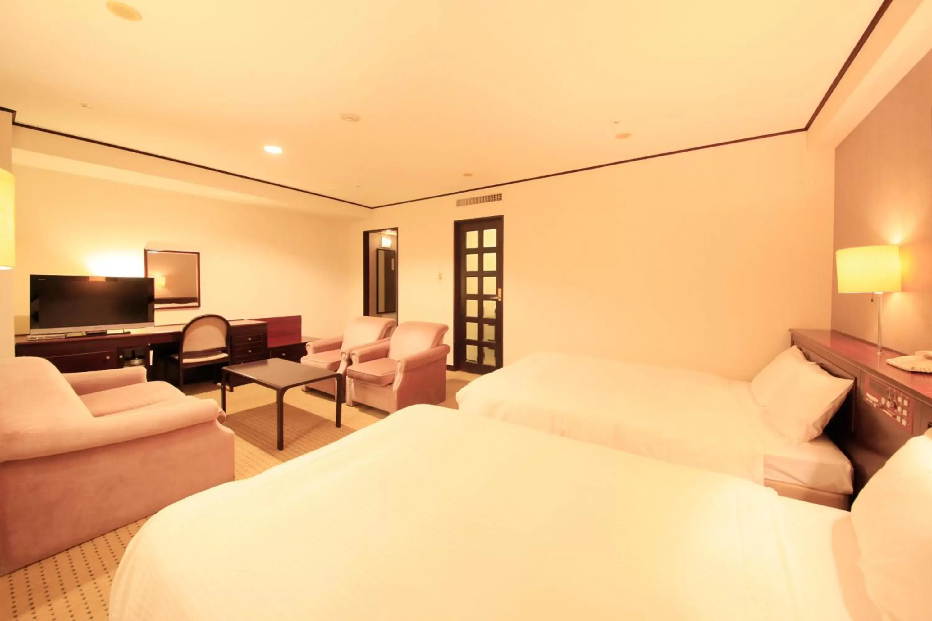 Deluxe Twin Room with Extra Bed - Non Smoking in Quintessa Hotel Ogaki Deluxe Twin Room with Extra Bed - Non Smoking in Quintessa Hotel Ogaki