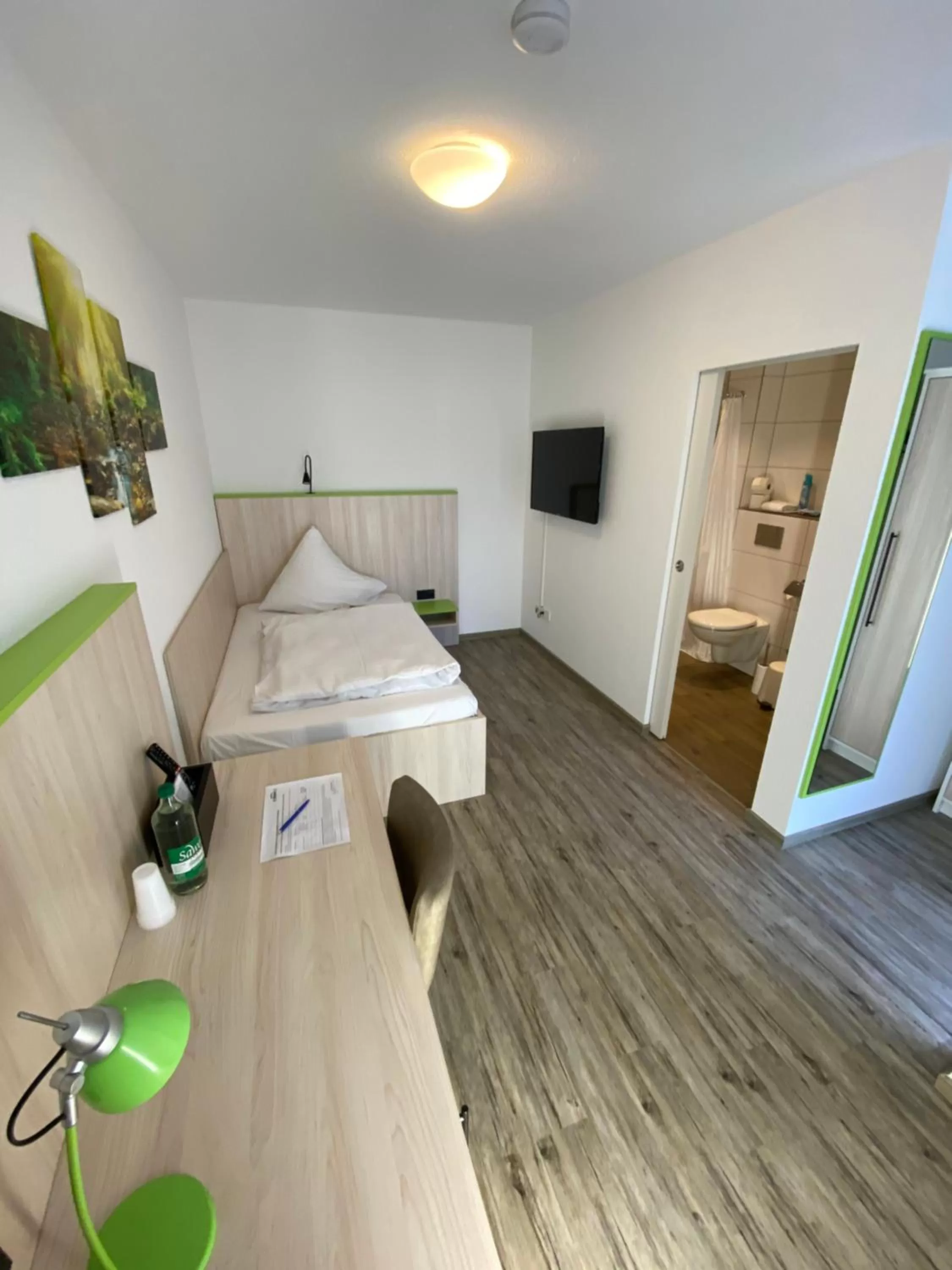 Photo of the whole room, Bed in Motel Espenhof