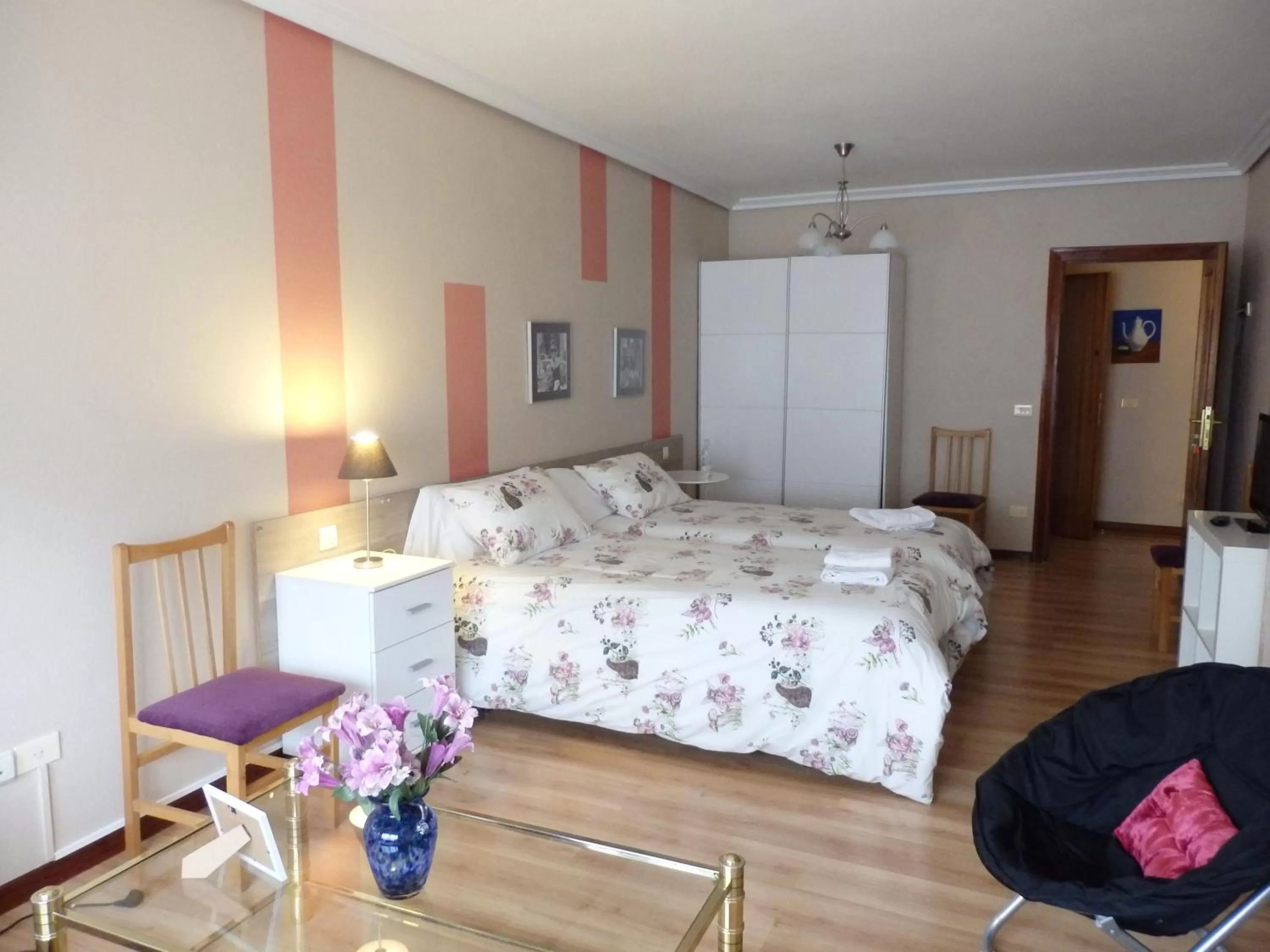 Photo of the whole room, Bed in Alojamientos Iruña