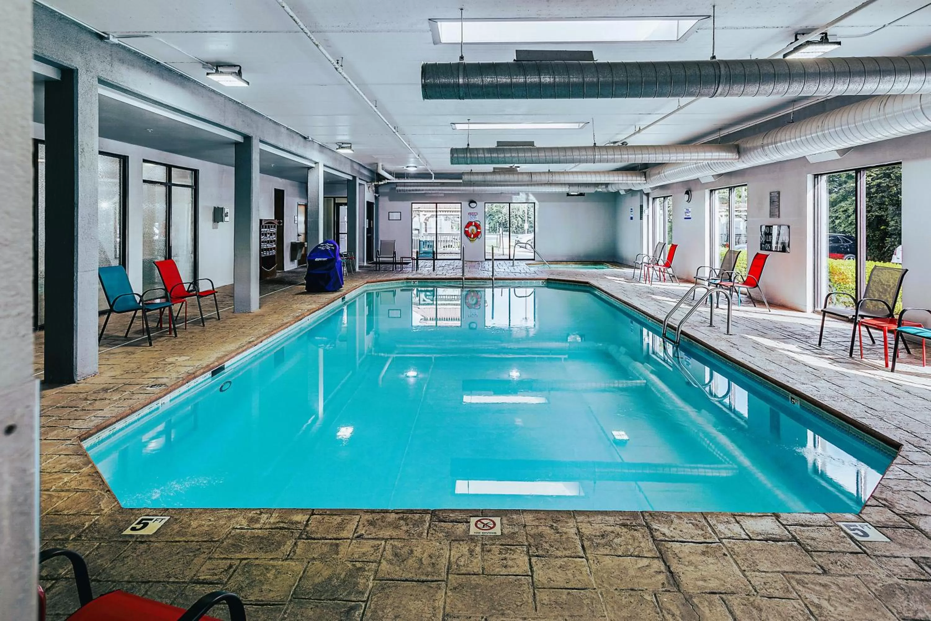 Pool view in La Quinta by Wyndham Clarksville