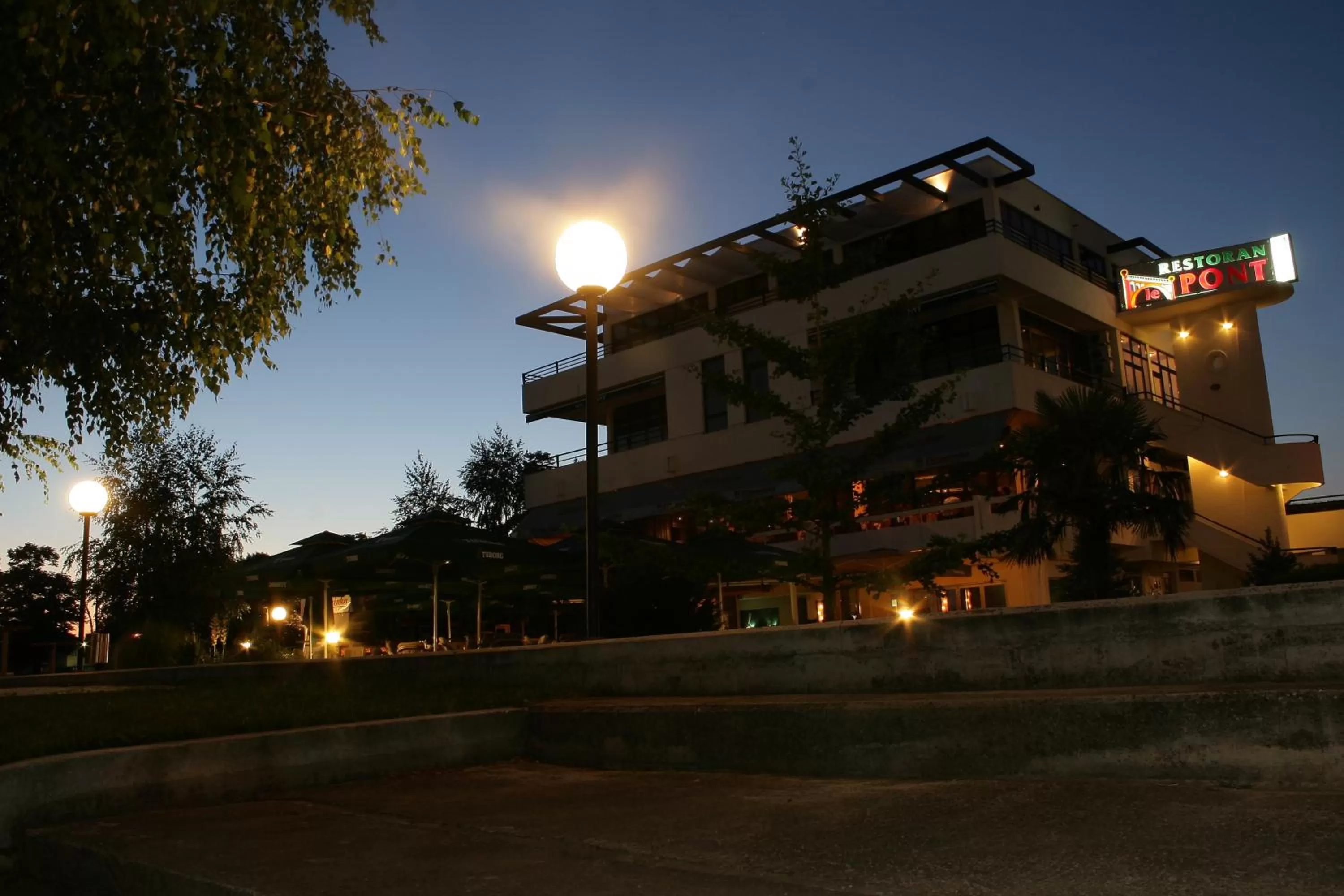 Summer in Hotel Le Pont