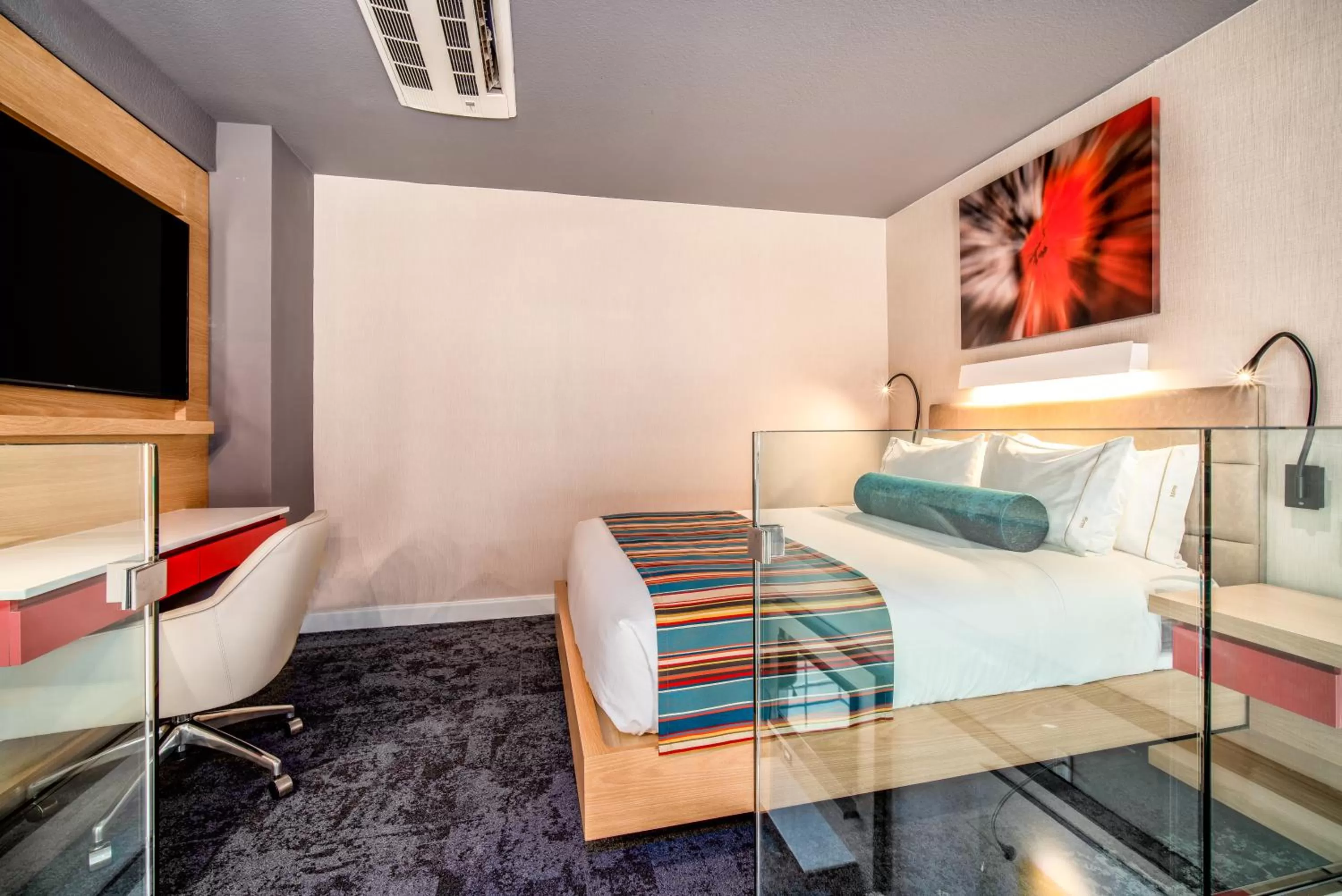 Bed in Century Park Hotel LA