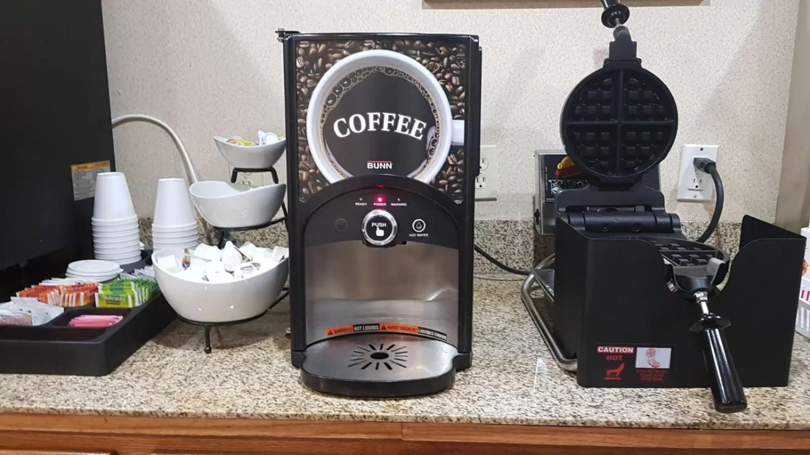 Coffee/tea facilities in Denison Inn & Suites
