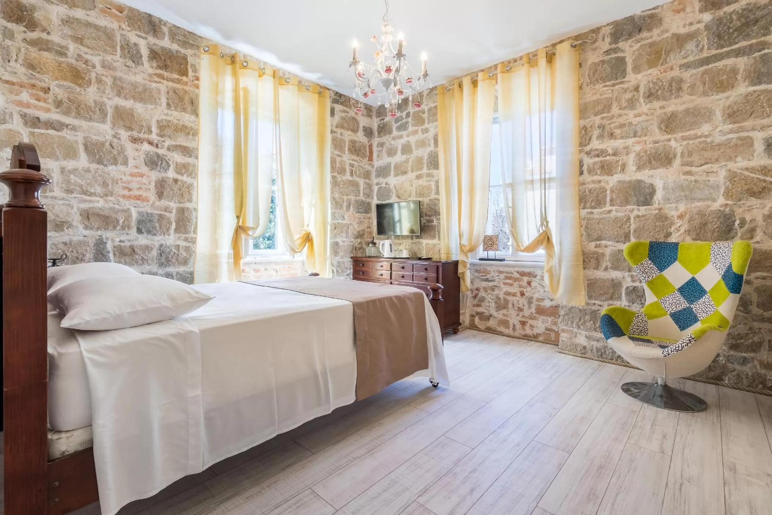 Bedroom, Bed in Pietra Rossa